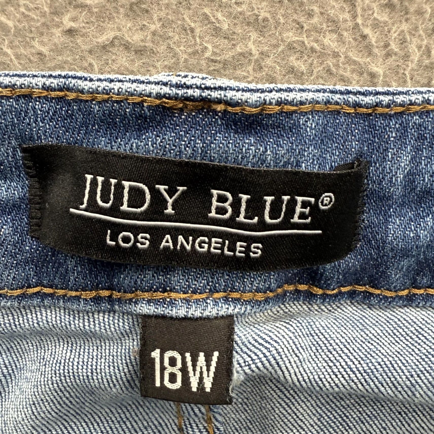 Vintage VINTAGE Judy Blue Jeans Womens 18W Blue Medium Wash Skinny Fit Distressed Ripped Stretch Size 40" / US 18 - 3 Thumbnail