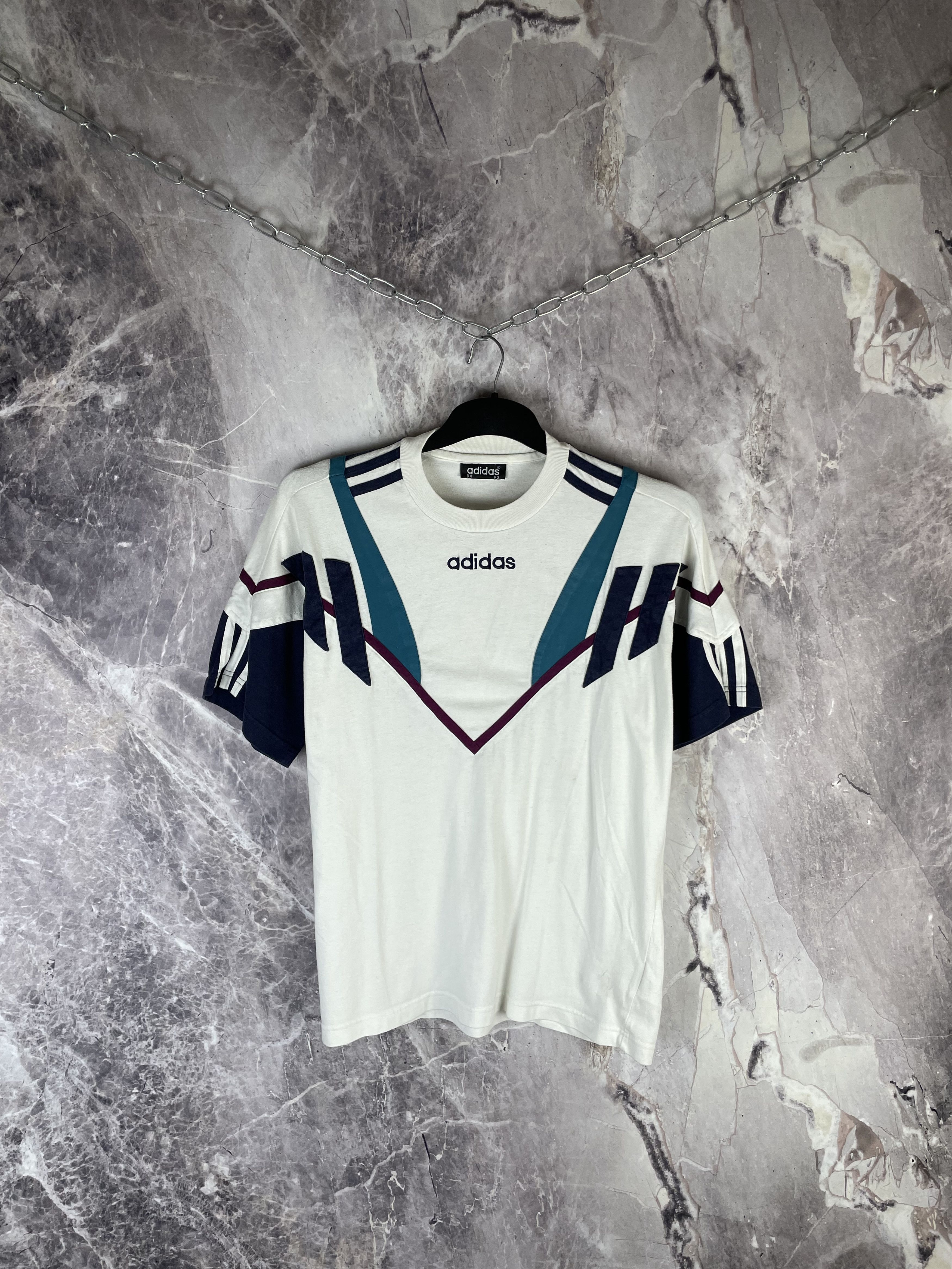 Adidas Vintage Adidas Tee 90s Size US S / EU 44-46 / 1 - 1 Thumbnail