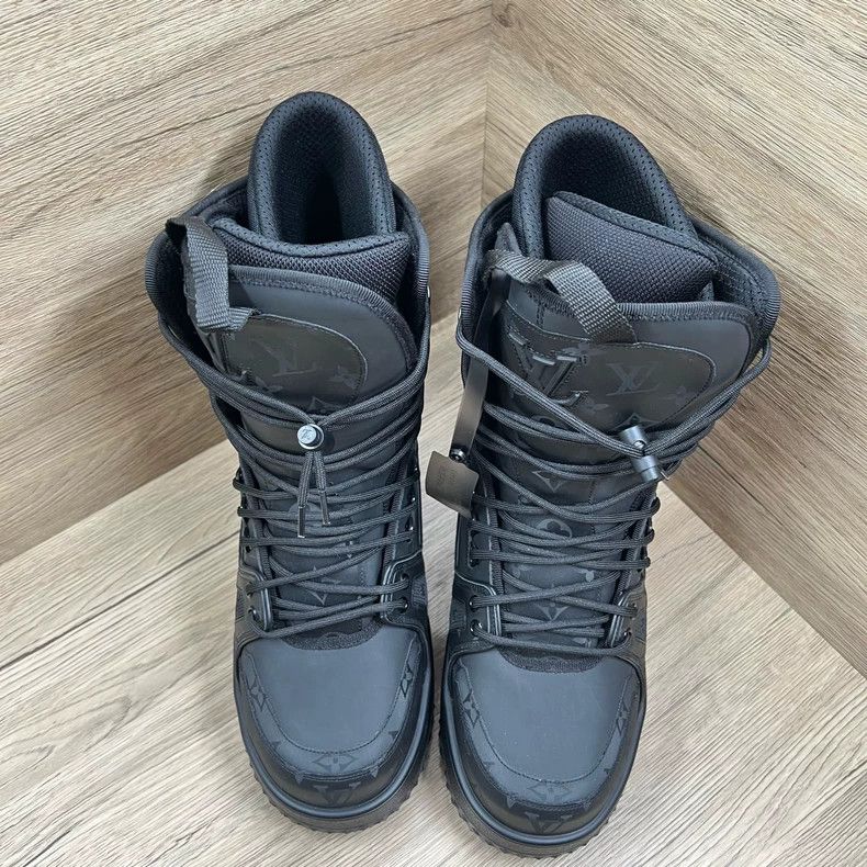 Louis Vuitton Louis Vuitton Trainer Black Uggs boots Size US 9.5 / EU 42-43 - 4 Thumbnail