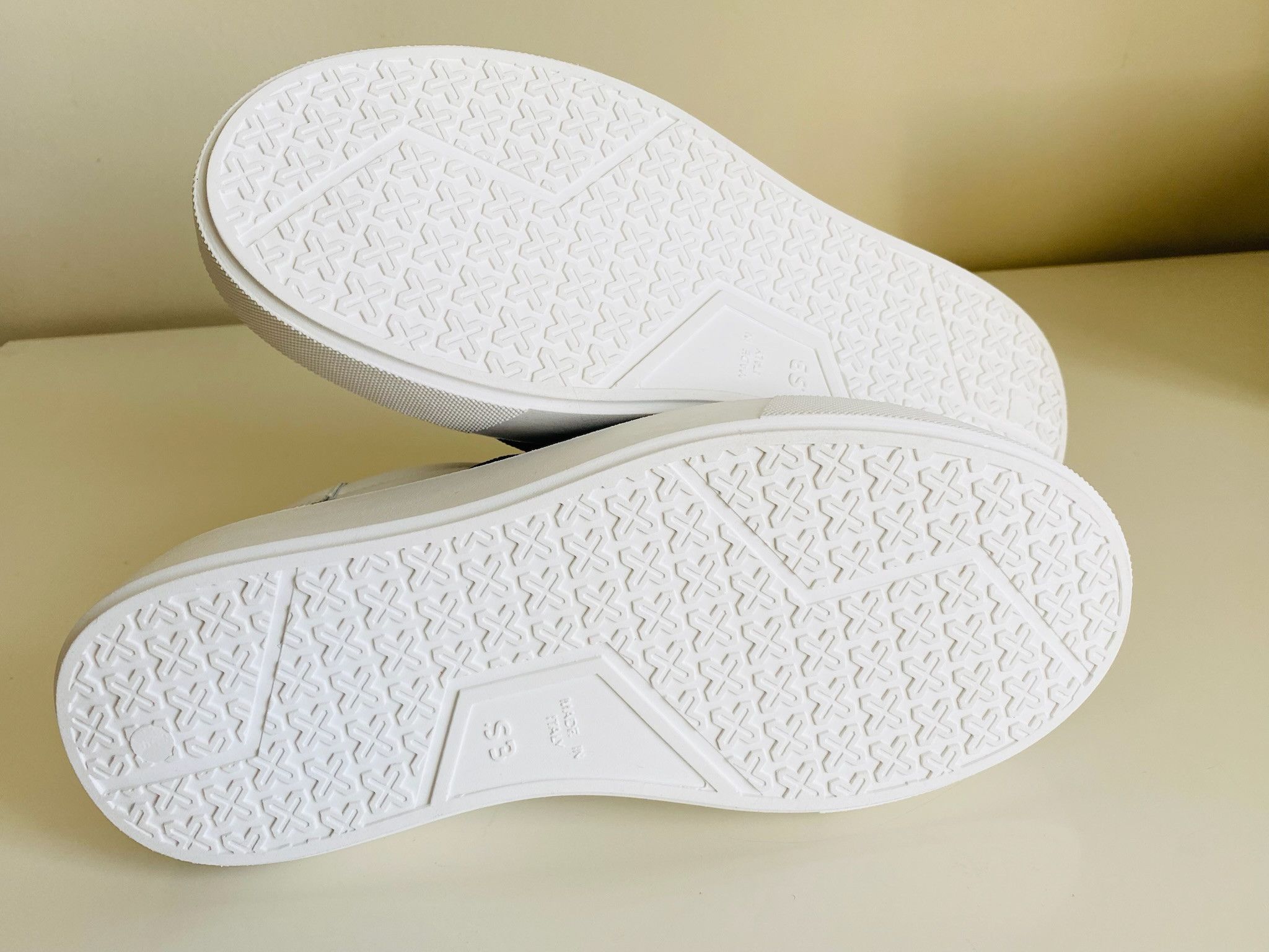Mario Valentino Mario Valentino White Leather Logo Band Sneakers Size US 6.5 / IT 36.5 - 9 Thumbnail