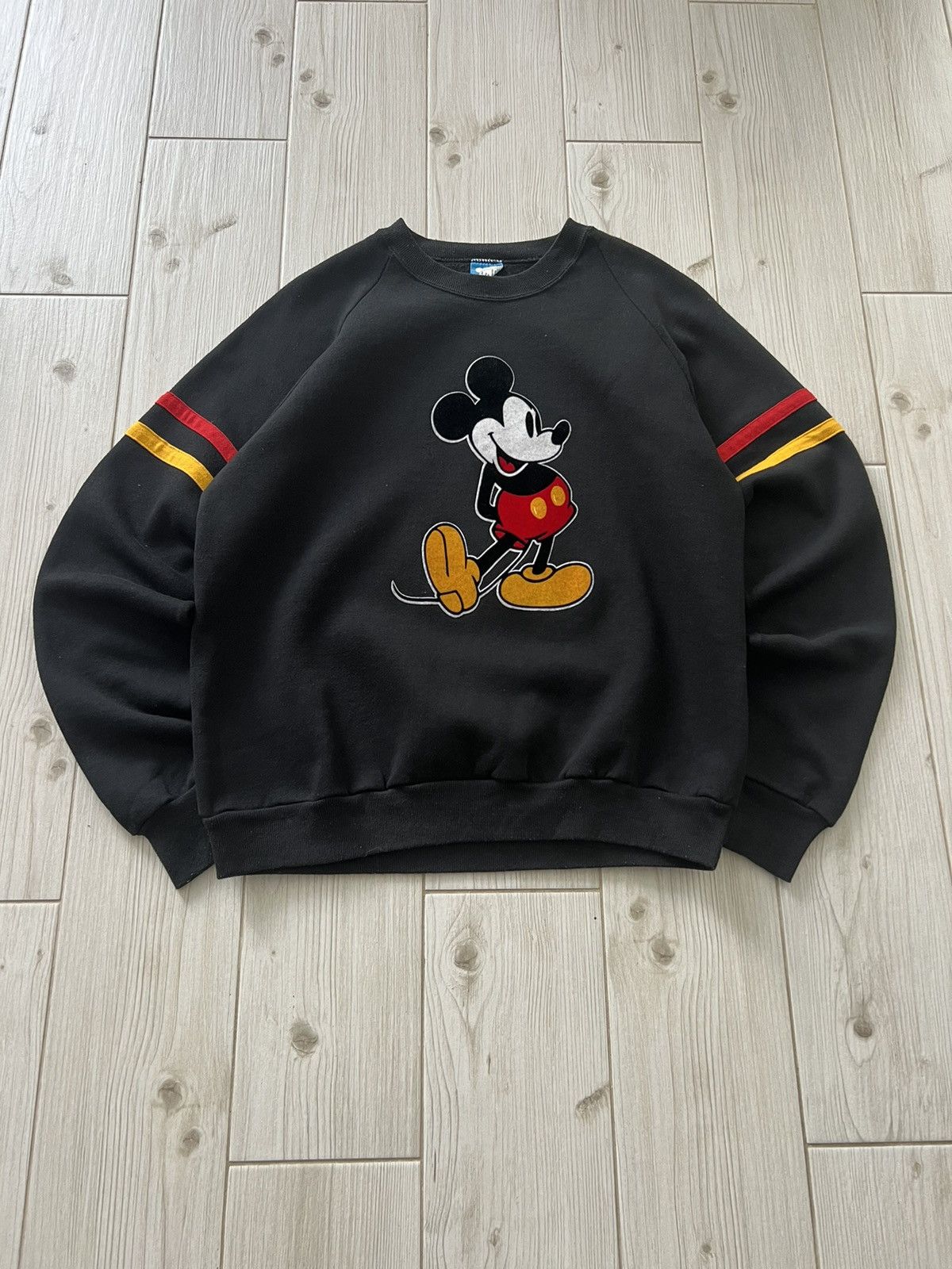 Disney Vintage 1980s Disney Minnie Mouse Sweatshirt Made in USA Size US L / EU 52-54 / 3 - 1 Thumbnail