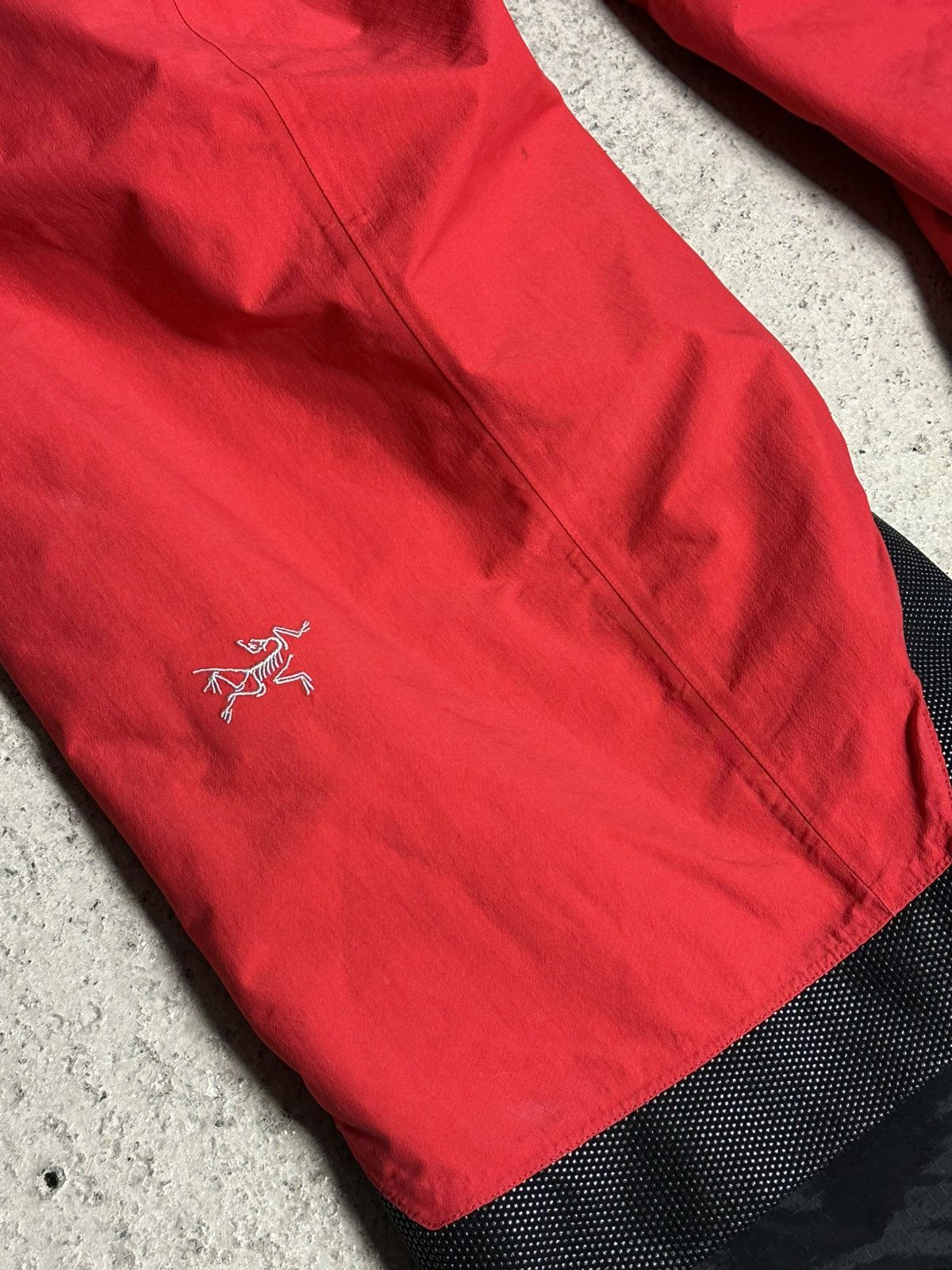 Arc'teryx Arcteryx x Atomic Suit Vintage size - XL gore tex pro Size 44L - 18 Thumbnail