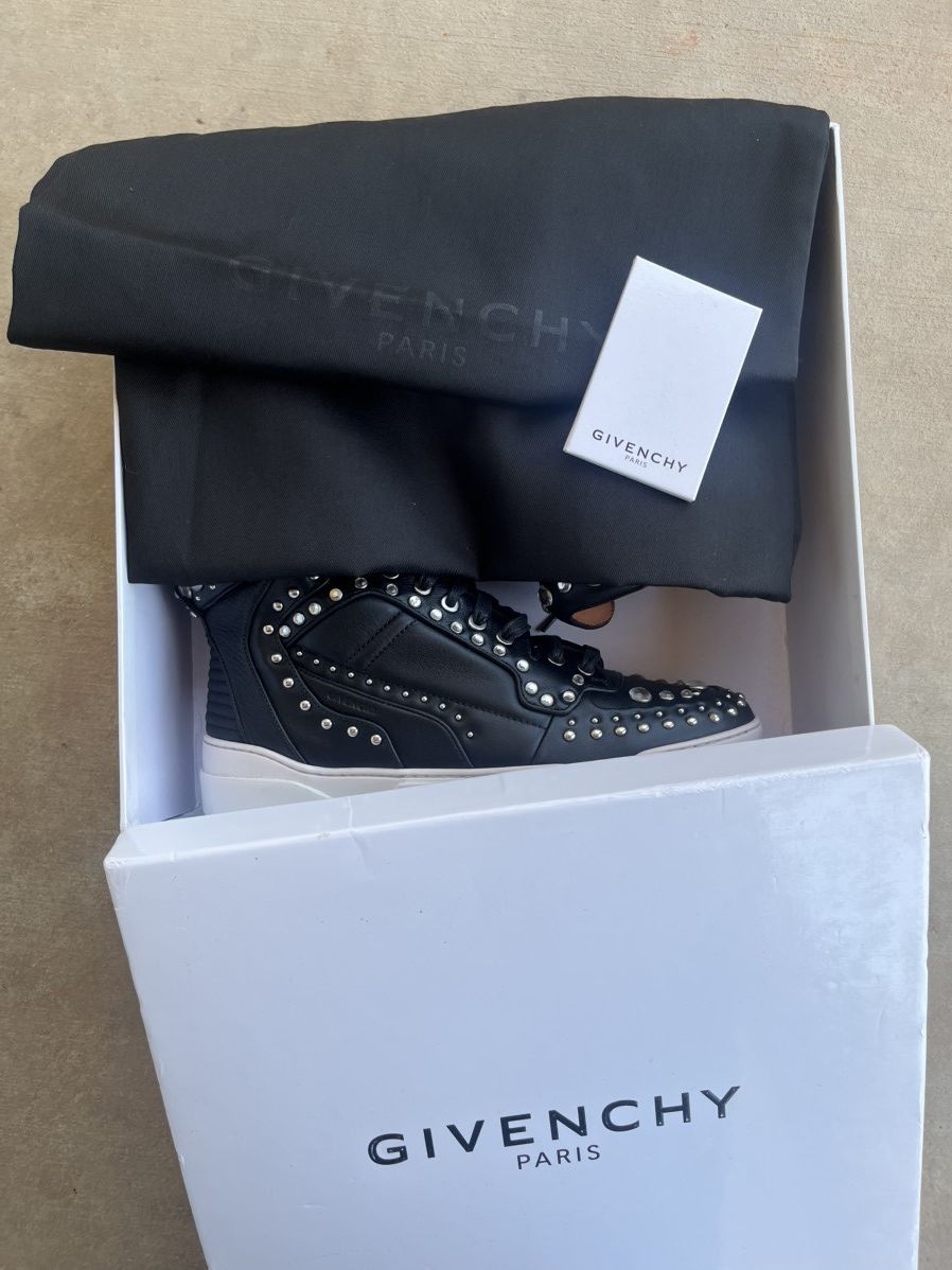 Givenchy Studded/Crystal Givenchy Tysons Size US 7 / EU 40 - 8 Thumbnail