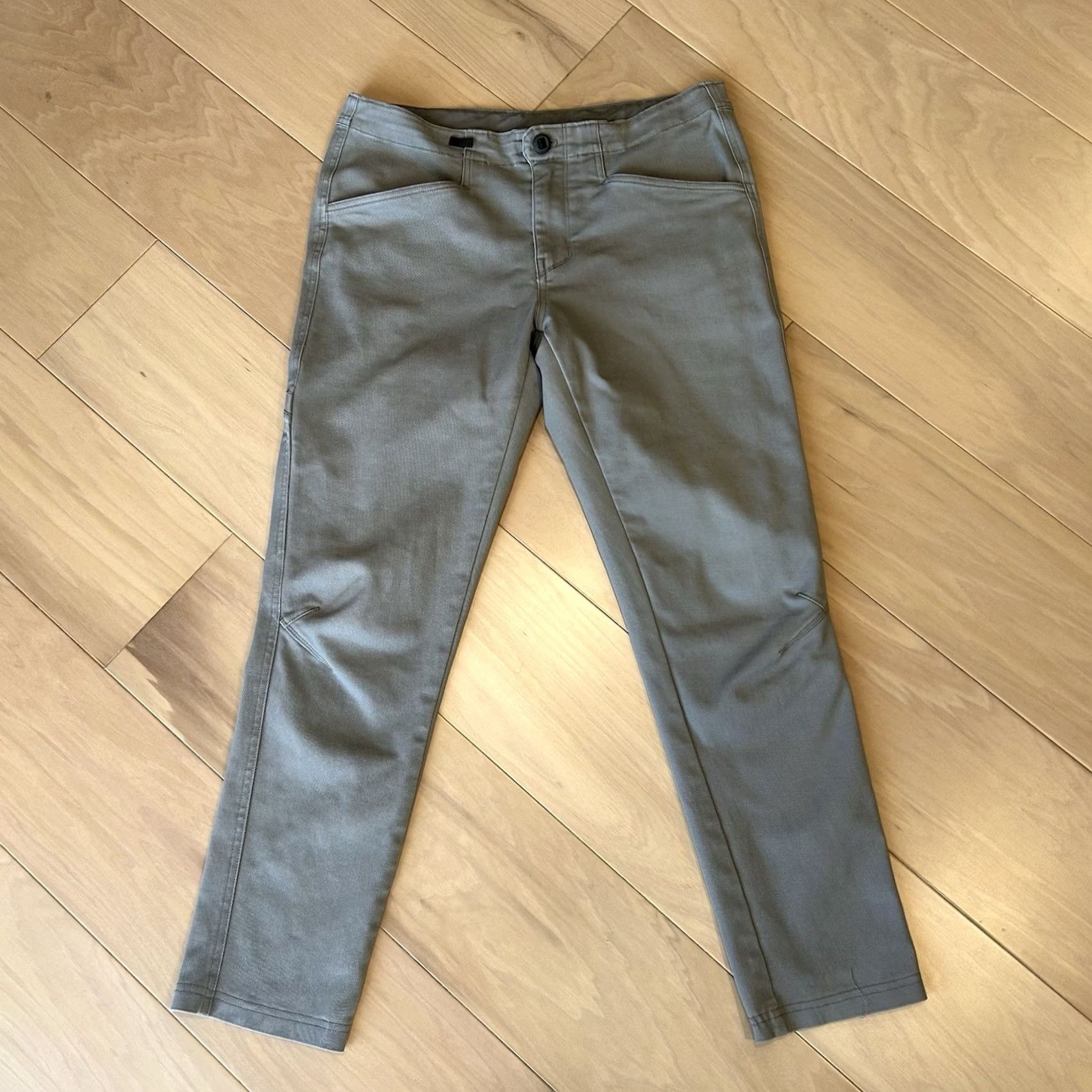 Patagonia Patagonia Rock Pants Gray Women’s 12 Chino Athletic Tapered Inseam 28.5 in Front Flat Rise 9.5 Zip Button Casual Travel Workwear Logo Size 34" / US 12 / IT 48 - 2 Thumbnail