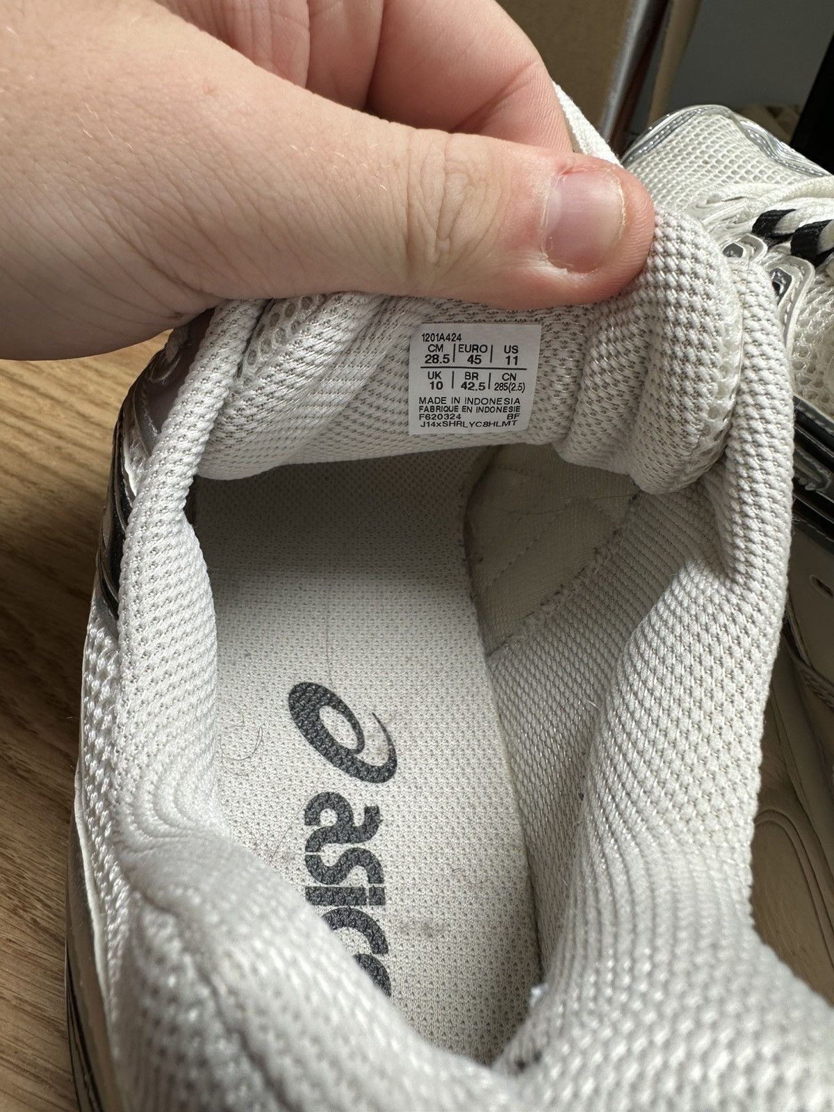 Asics ASICS Gel Nimbus 9 ‘Cream Black’ Size US 11 / EU 44 - 6 Thumbnail