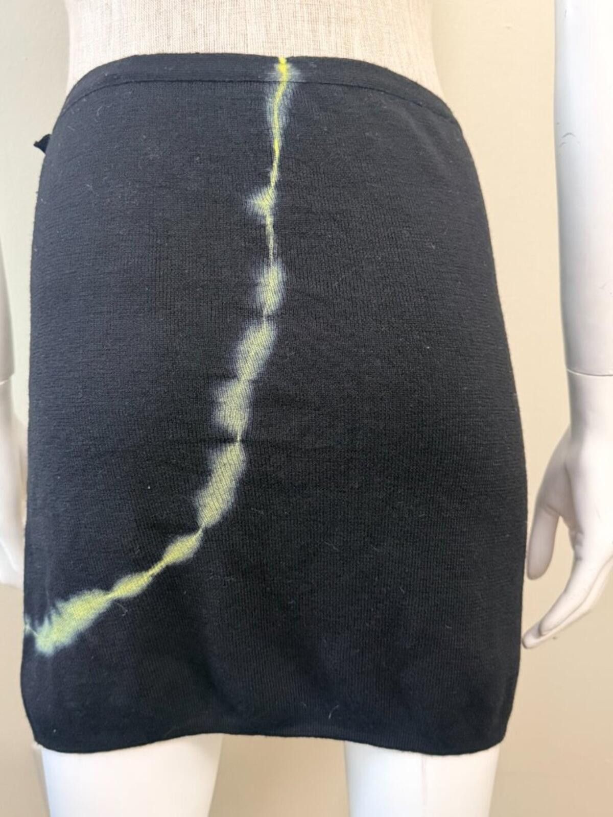 Versace VINTAGE ISTANTE BY GIANNI VERSACE MINI KNIT WRAP SKIRT S Size 27" / US 4 / IT 40 - 4 Thumbnail