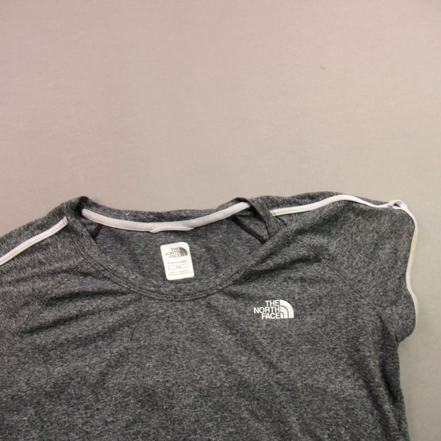 The North Face The North Face Shirt Womens Medium Short Sleeve Lightweight Crew Neck Gray Casual Size M / US 6-8 / IT 42-44 - 2 Thumbnail