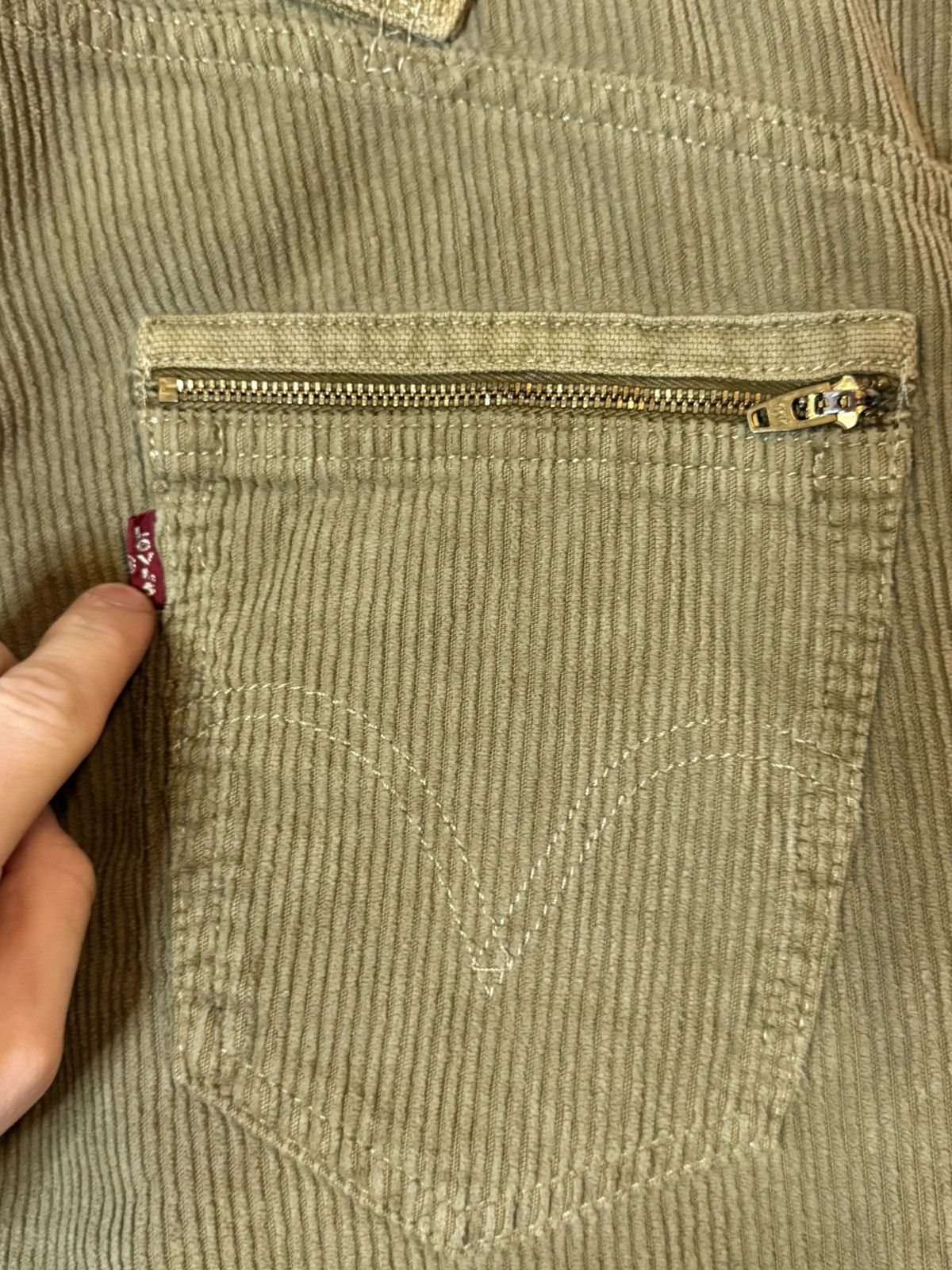 Levi's Vintage Clothing Vintage Levi's 509 Corduroy Pants Olive Cinch Back Zippers Size US 32 / EU 48 - 5 Thumbnail