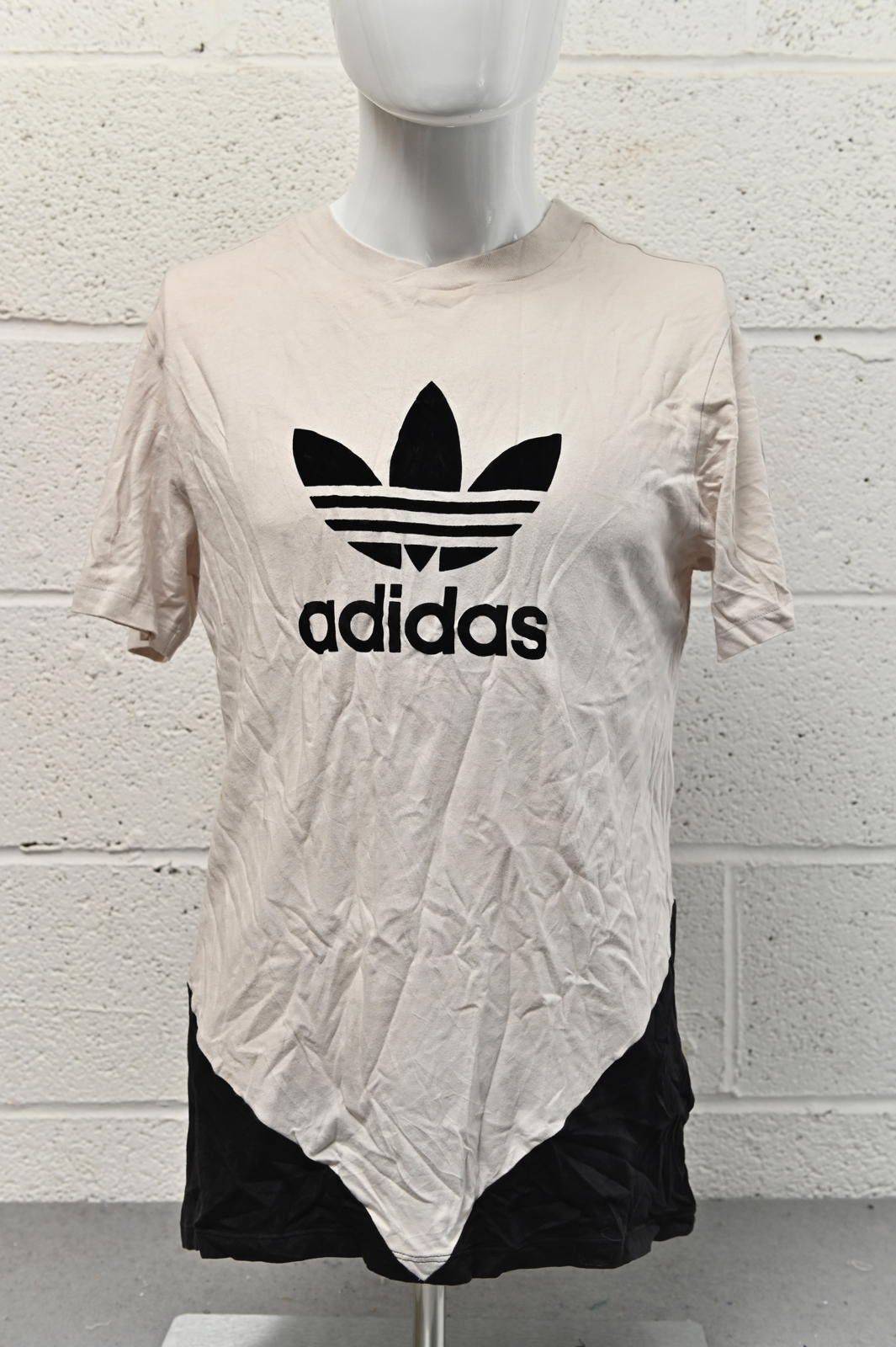 Adidas Adidas Vintage Logo T-Shirt Cream and Black Womens Size 10 Size M / US 6-8 / IT 42-44 - 1 Thumbnail