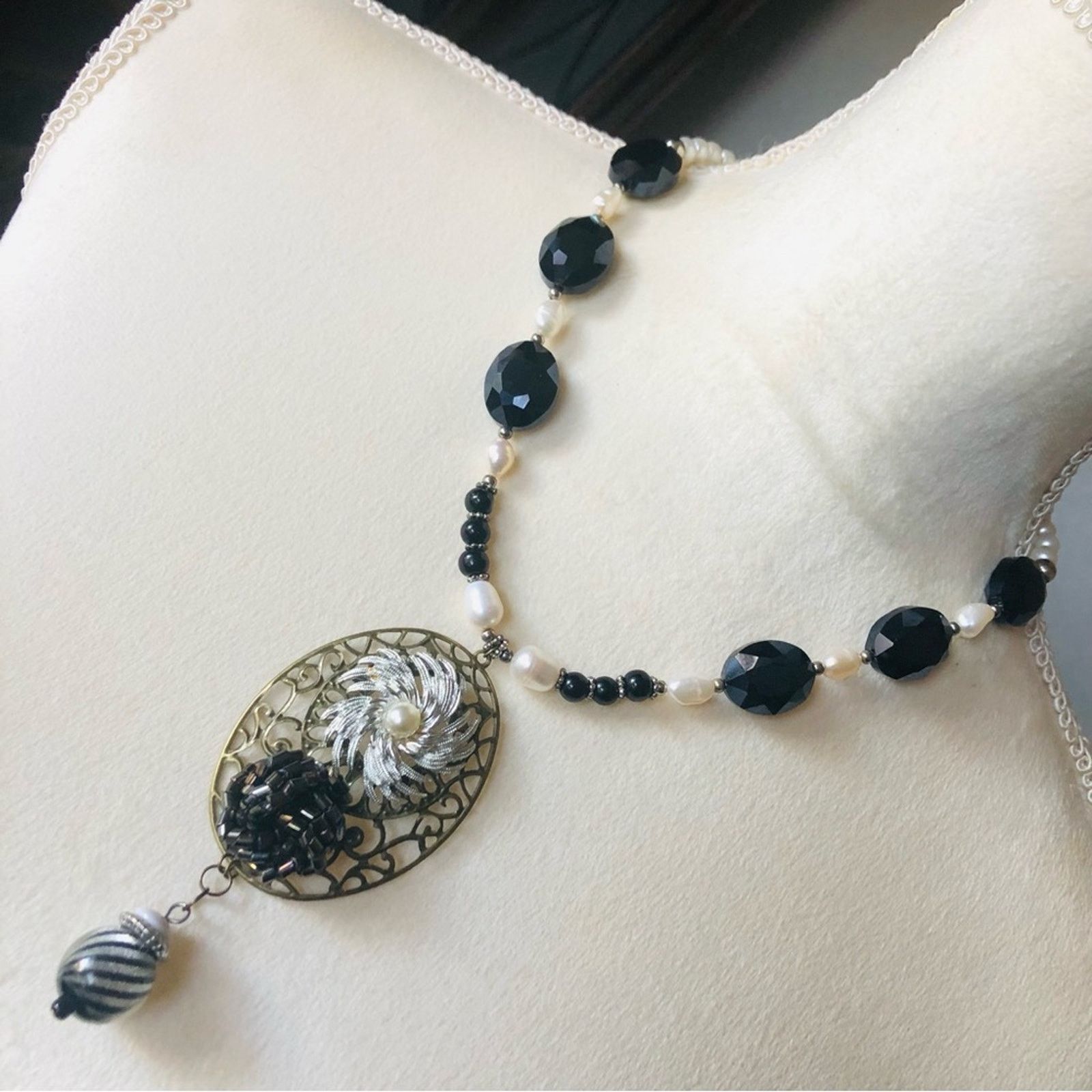 Handmade Handcrafted repurpose freshwater pearl black onyx necklace Size ONE SIZE - 1 Thumbnail