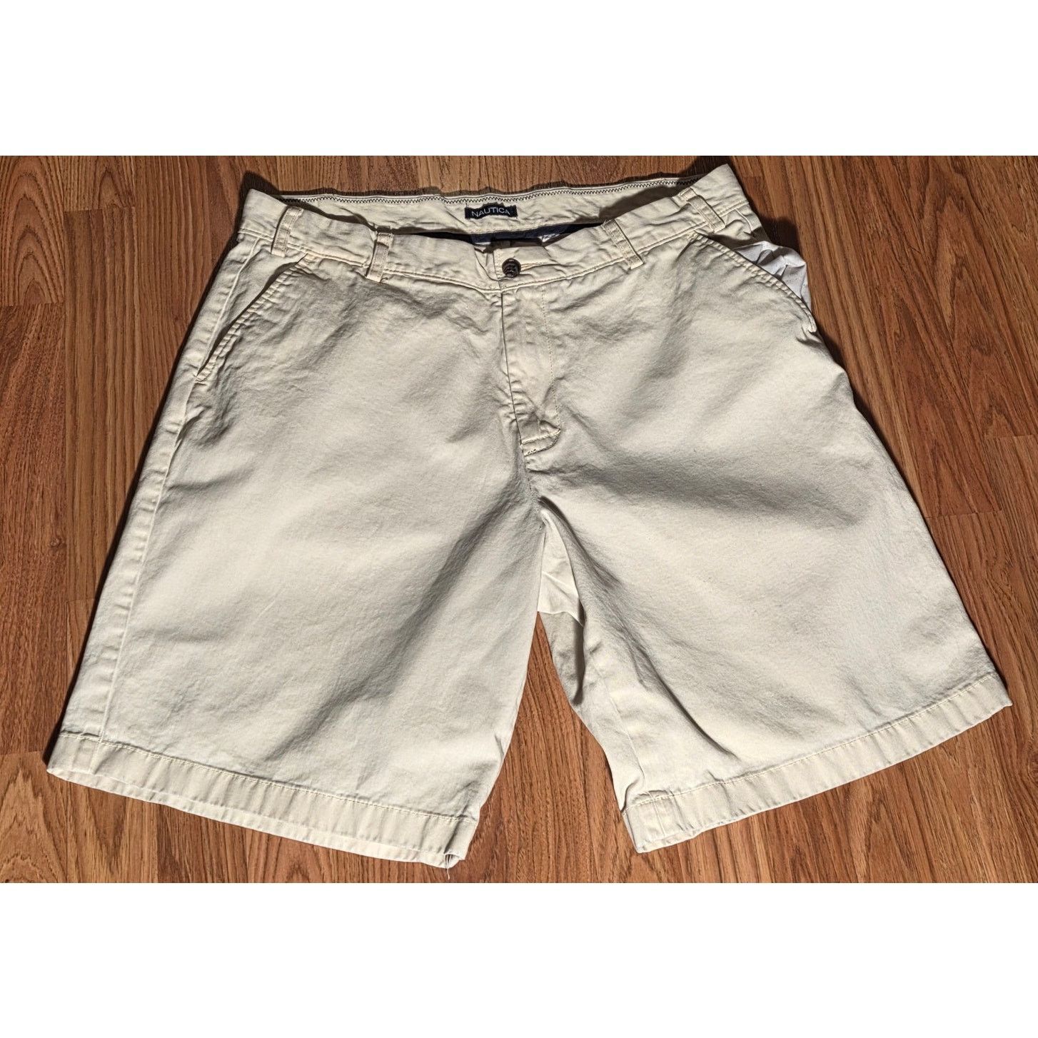 Nautica Stylish Off-White Nautica Khaki Shorts - Size 38 Size US 38 / EU 54 - 2 Thumbnail