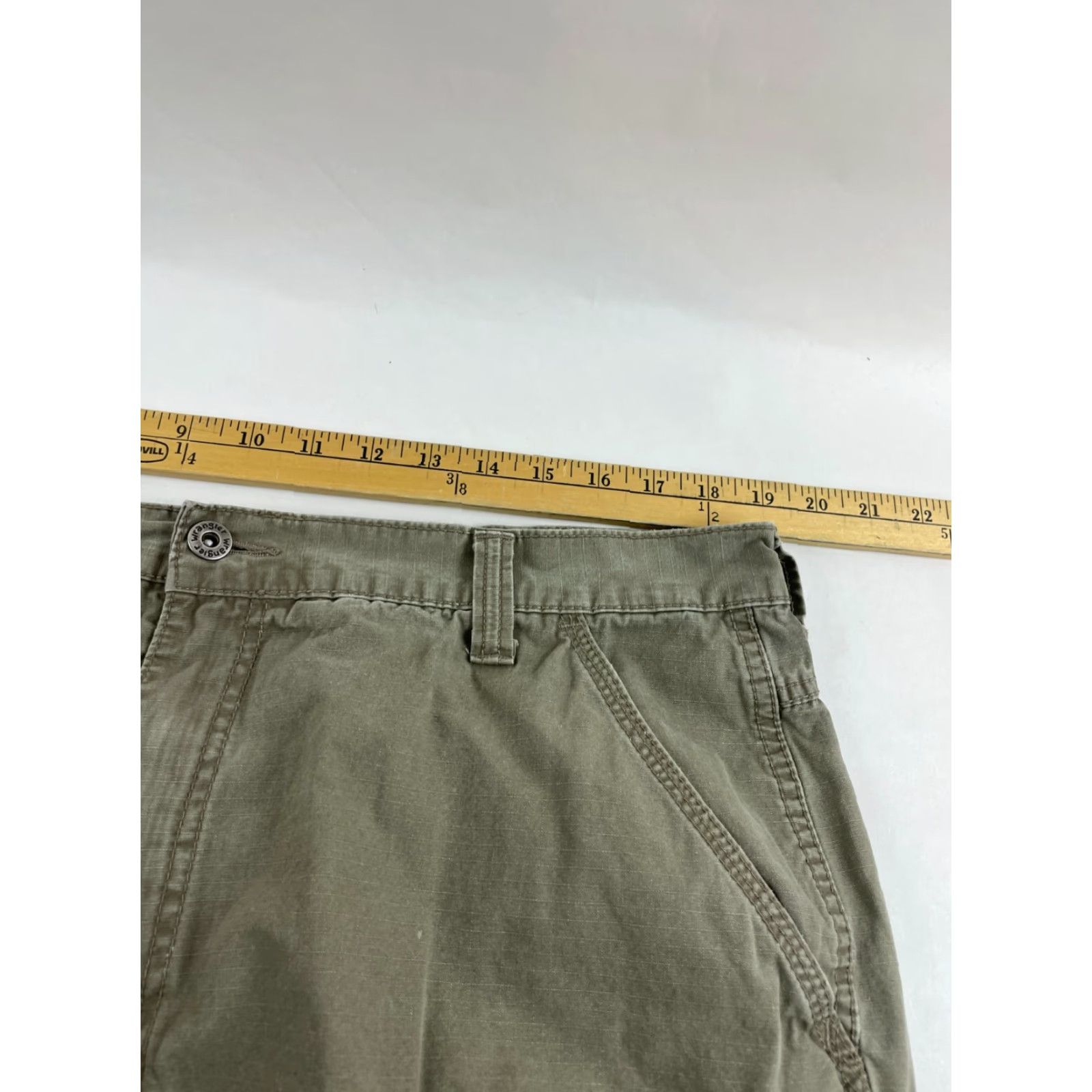 Wrangler Wrangler Pants Mens 38x32 Cargo Pockets Straight Brown Tan Casual Workwear Modern Cargo Pocket Mens Regular Size 38x32 Size US 38 / EU 54 - 7 Thumbnail