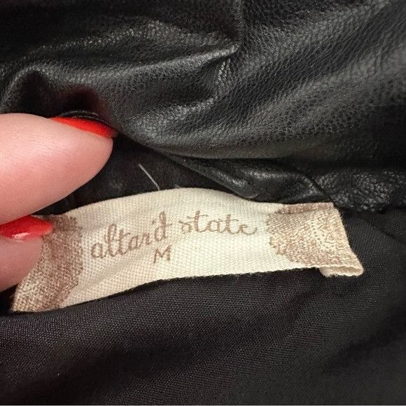 Other Altar'd State Black Gloss Cropped Puffer Jacket Size M / US 6-8 / IT 42-44 - 6 Thumbnail