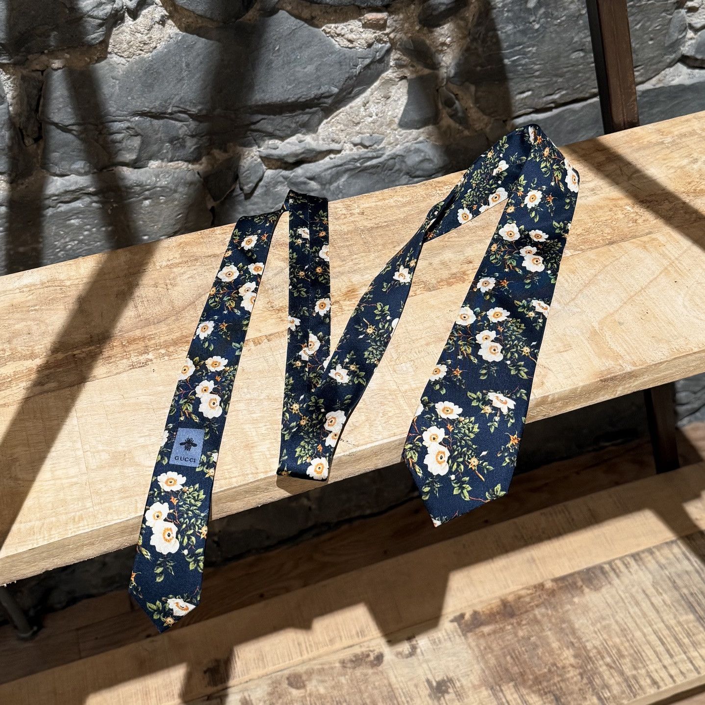 Gucci Gucci Navy Blue Ivory Floral Print Silk Tie Size ONE SIZE - 3 Thumbnail