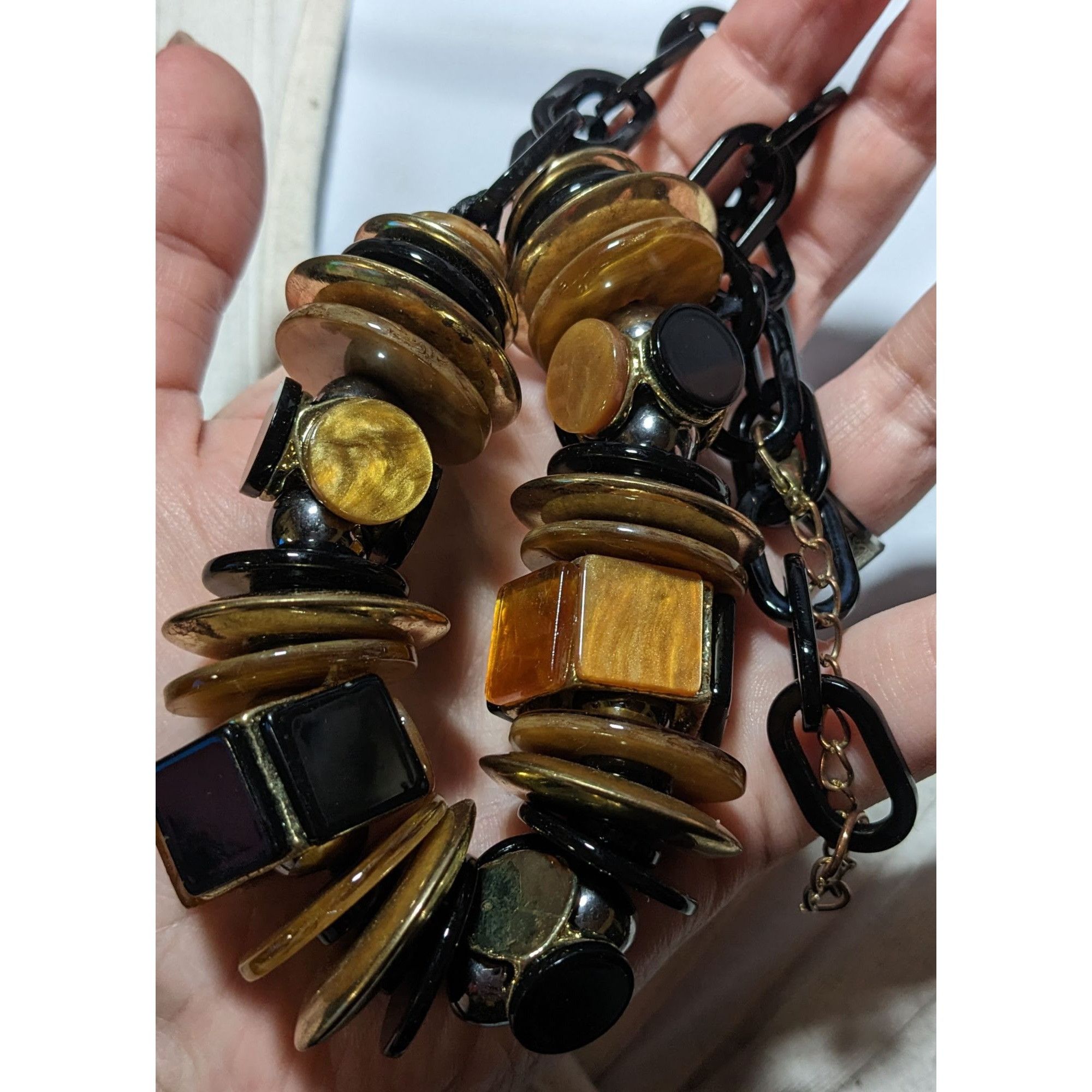 Other Chunky Glam Black And Gold Shell Disc Abstract Necklace Size ONE SIZE - 10 Thumbnail