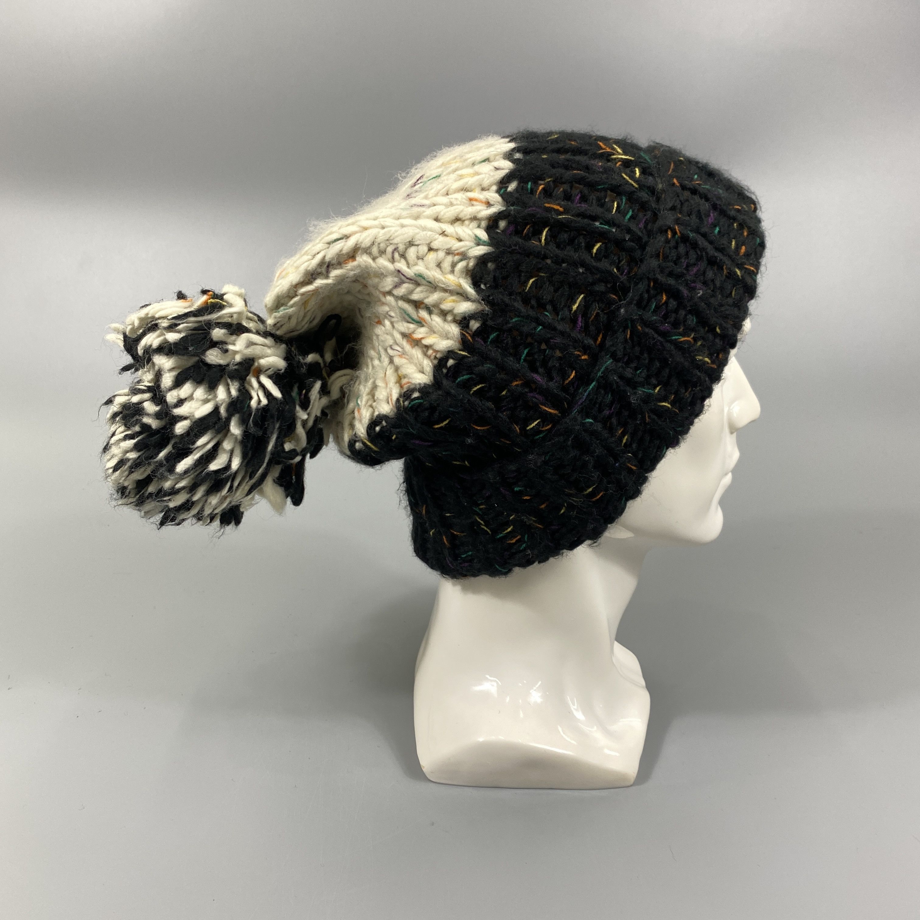 Japanese Brand Black White Mix Sprinkle Pom Pom Beanie -BN670 Size ONE SIZE - 4 Thumbnail