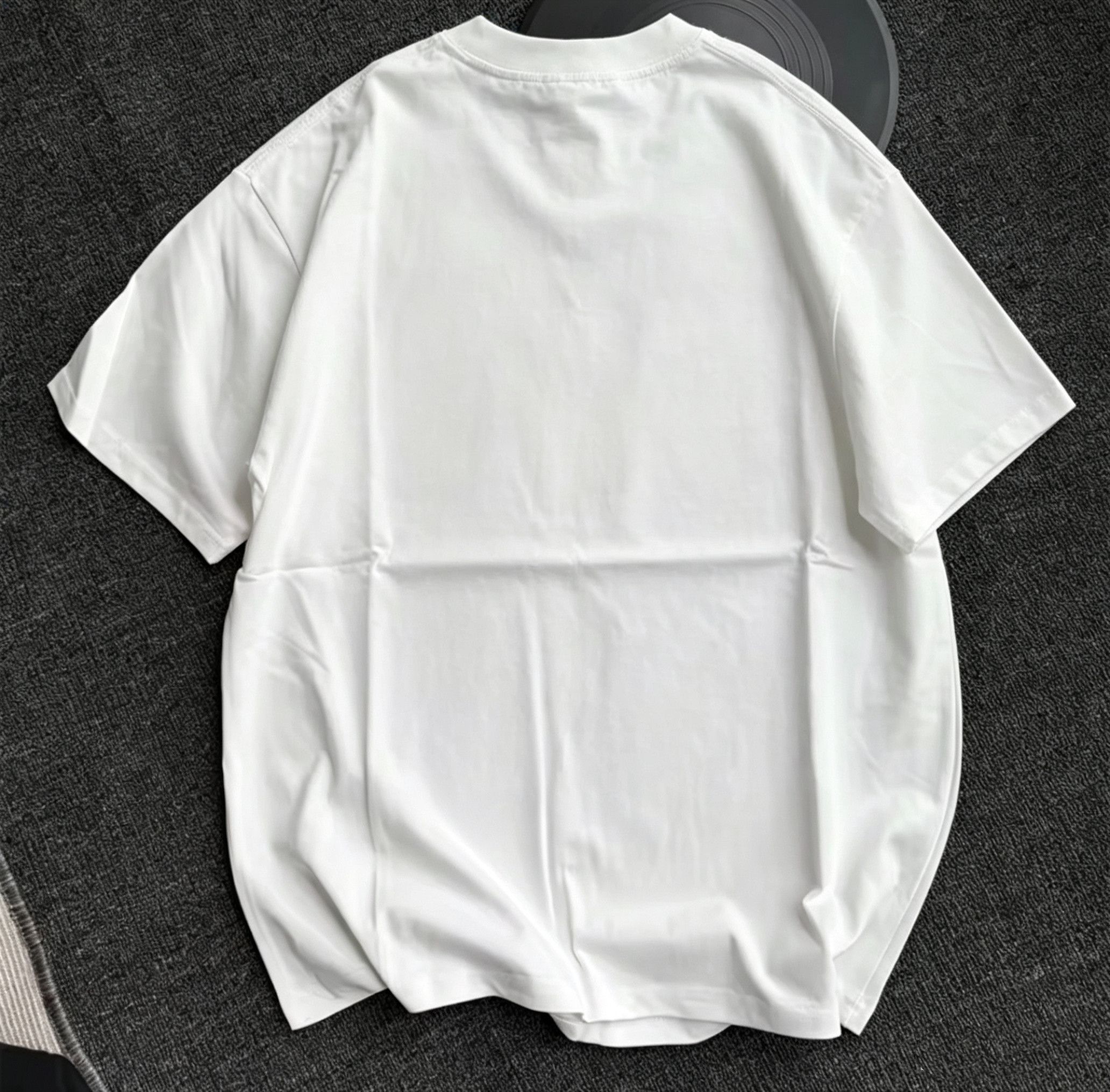 Japanese Brand Street Creative Anime Soft Kill Cartoon Print T-Shirt Size US XL / EU 56 / 4 - 2 Thumbnail
