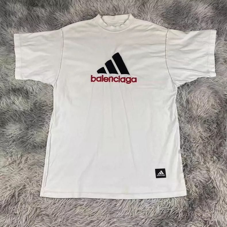 Balenciaga Balenciaga Embroidered logo short sleeve Size US S / EU 44-46 / 1 - 1 Thumbnail
