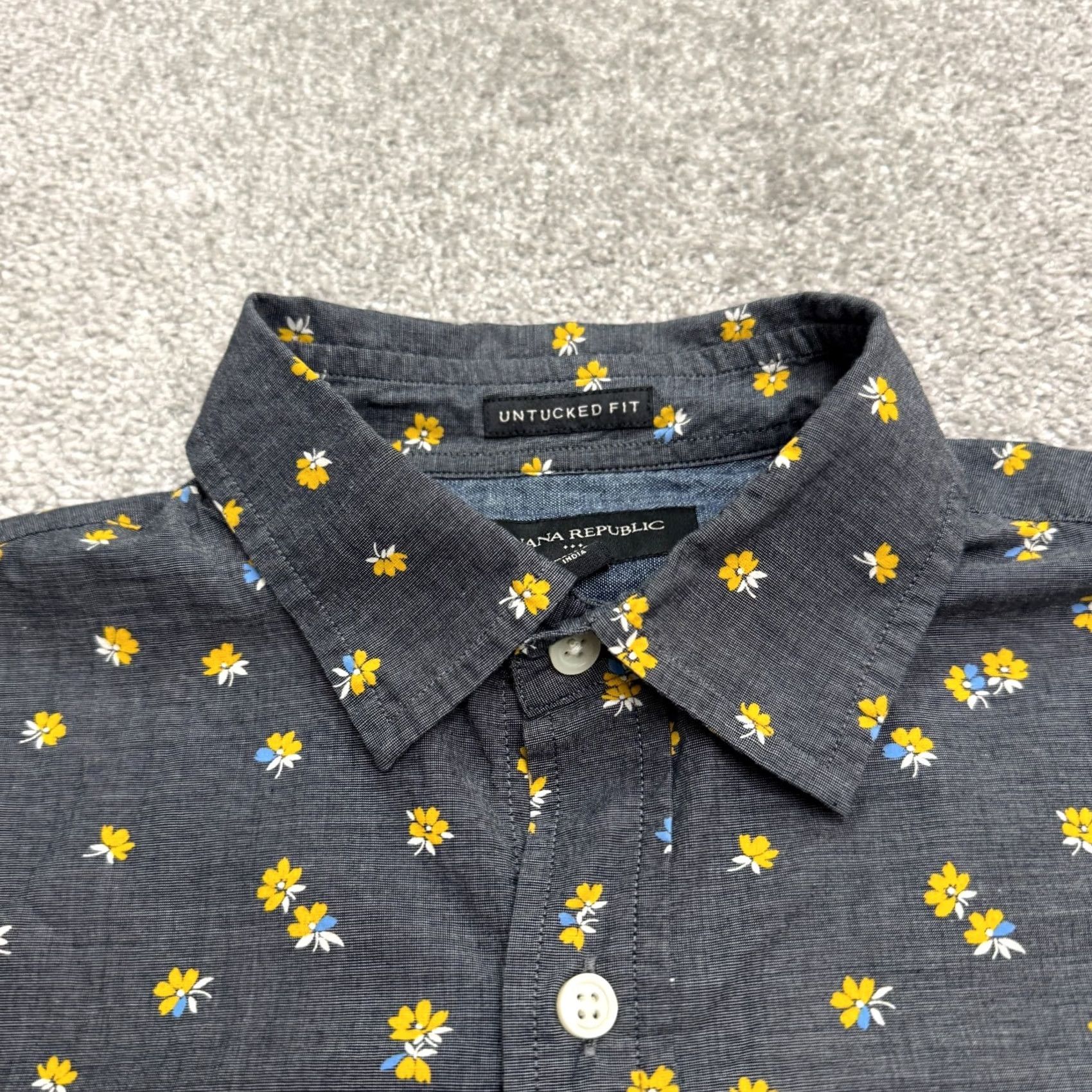 Banana Republic VINTAGE Banana Republic Floral Button-Down Shirt Mens Small Gray Yellow Size US S / EU 44-46 / 1 - 4 Thumbnail