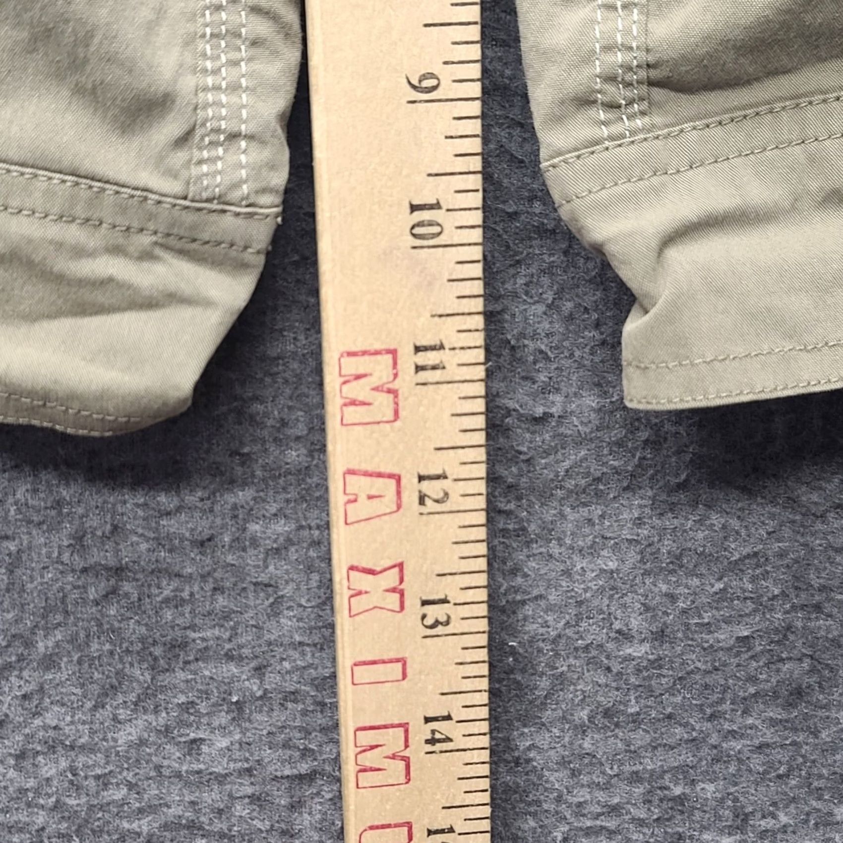 Vintage Kuhl Shorts Womens 10 Renegade Cargo Relaxed Fit Utility Outdoors Hiking Beige Cotton Nylon Spandex Blended Fabric Pockets Quick Dry Size 32" / US 10 / IT 46 - 5 Thumbnail
