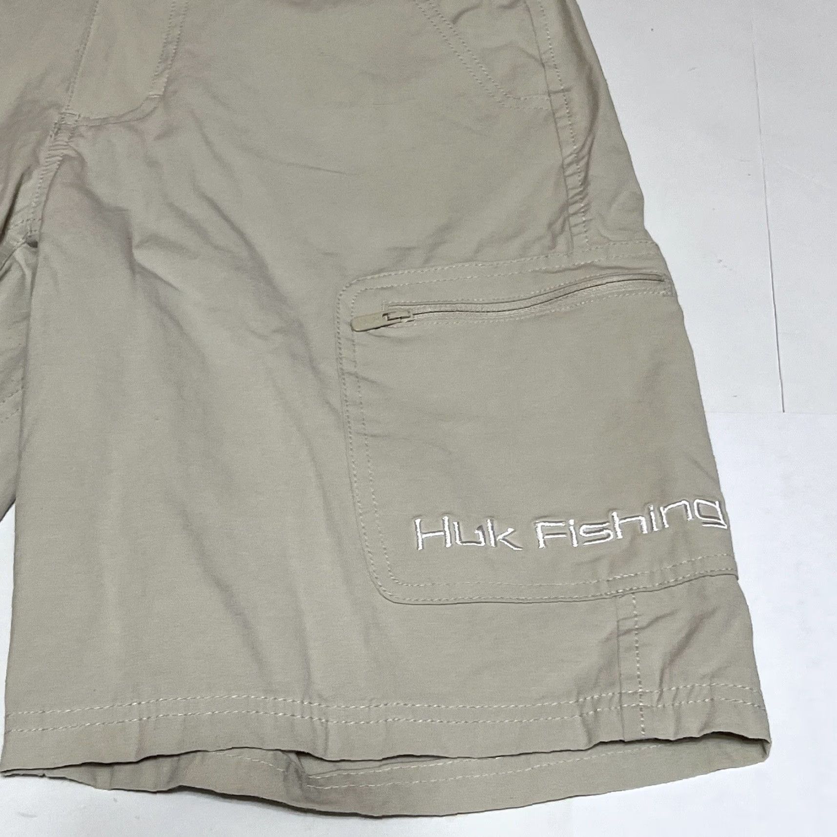 Vintage HUK Shorts Mens Size S Performance Fishing Cargo Beige 10" Inseam Size US 29 - 6 Thumbnail