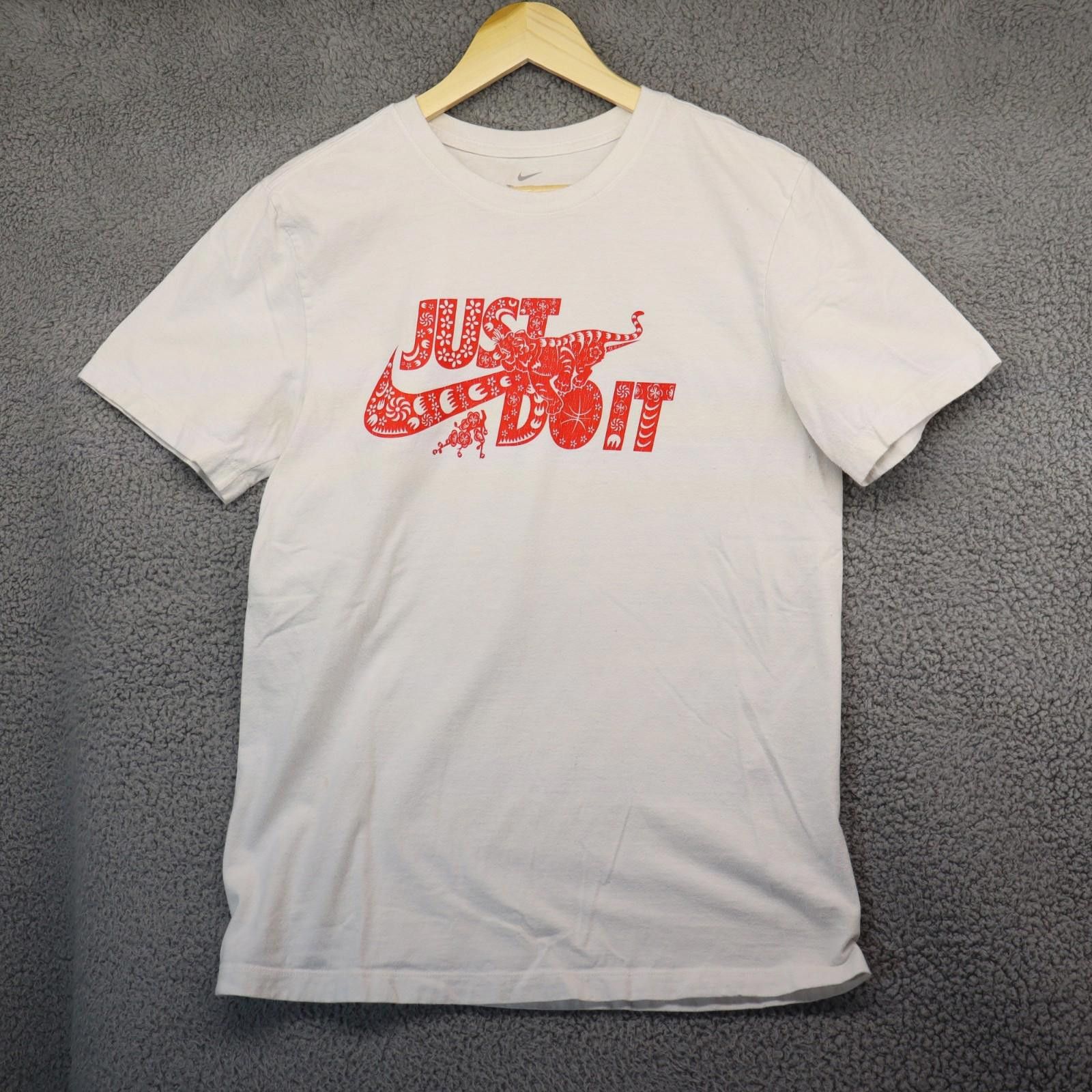 Nike Nike Men Small Short Sleeve Graphic Shirt Chinese New Years Size US S / EU 44-46 / 1 - 1 Thumbnail