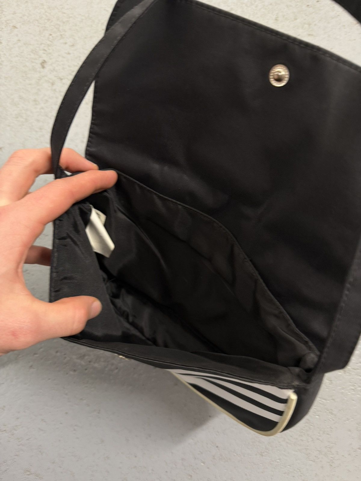 Adidas Streetwear Adidas 07 Stripe Y2K Handbag Size ONE SIZE - 10 Thumbnail
