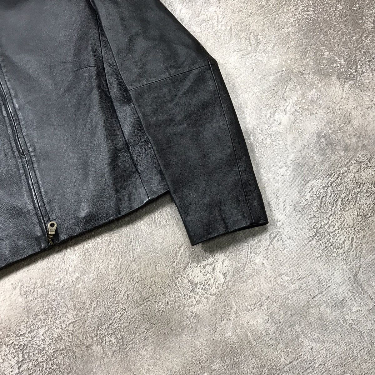 Vintage Vintage 90s Faded Leather Jacket Minimalist Workwear Swag M Size M / US 6-8 / IT 42-44 - 5 Thumbnail