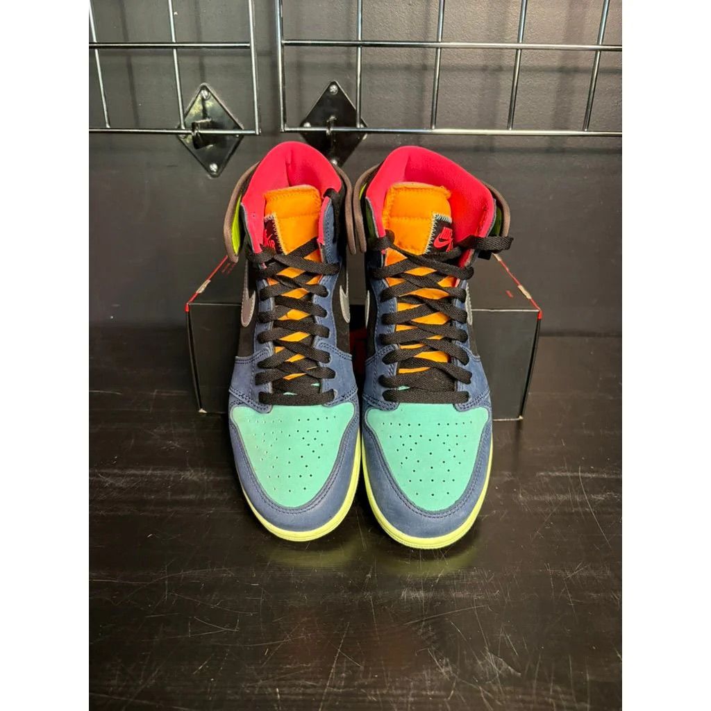 Jordan Brand Air Jordan 1 Retro High "Tokyo Bio Hack" (GS) **PRE-OWNED** Size US 7 / EU 40 - 3 Thumbnail