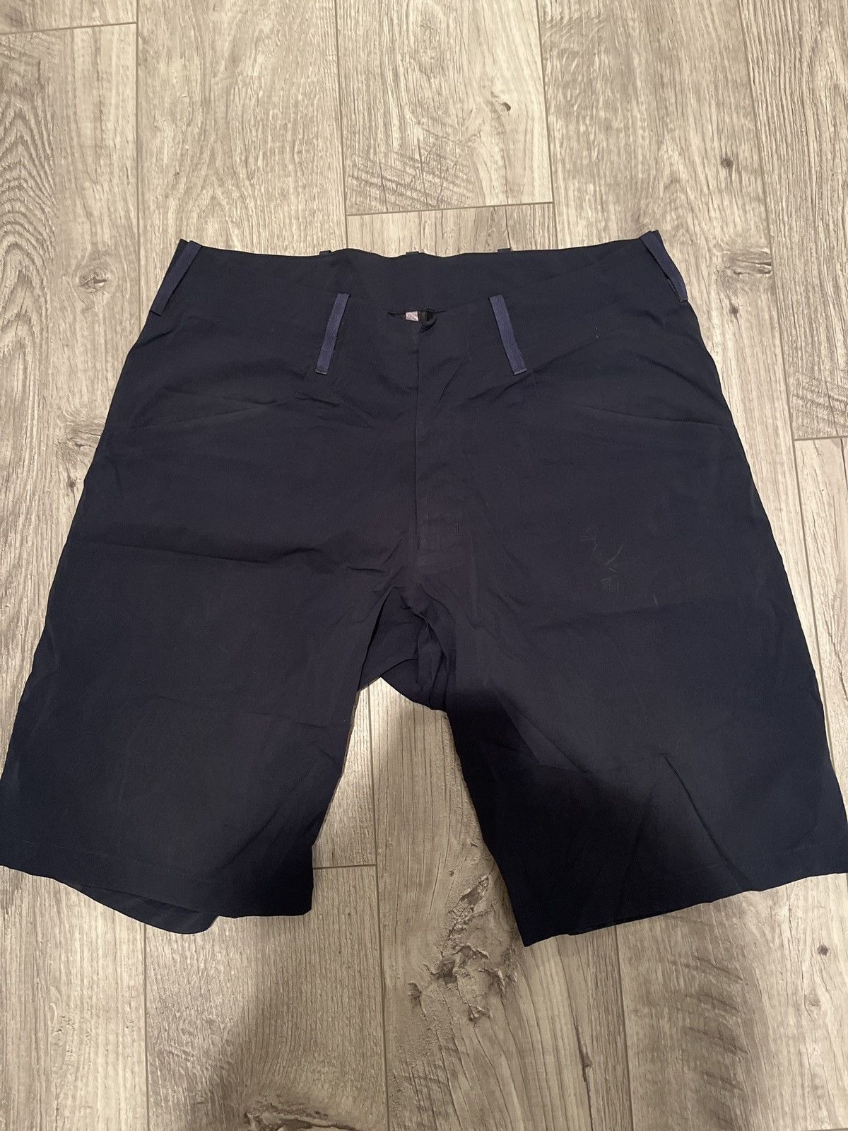 Veilance Veilance Voronoi Shorts Navy Blue Size US 30 / EU 46 - 1 Thumbnail