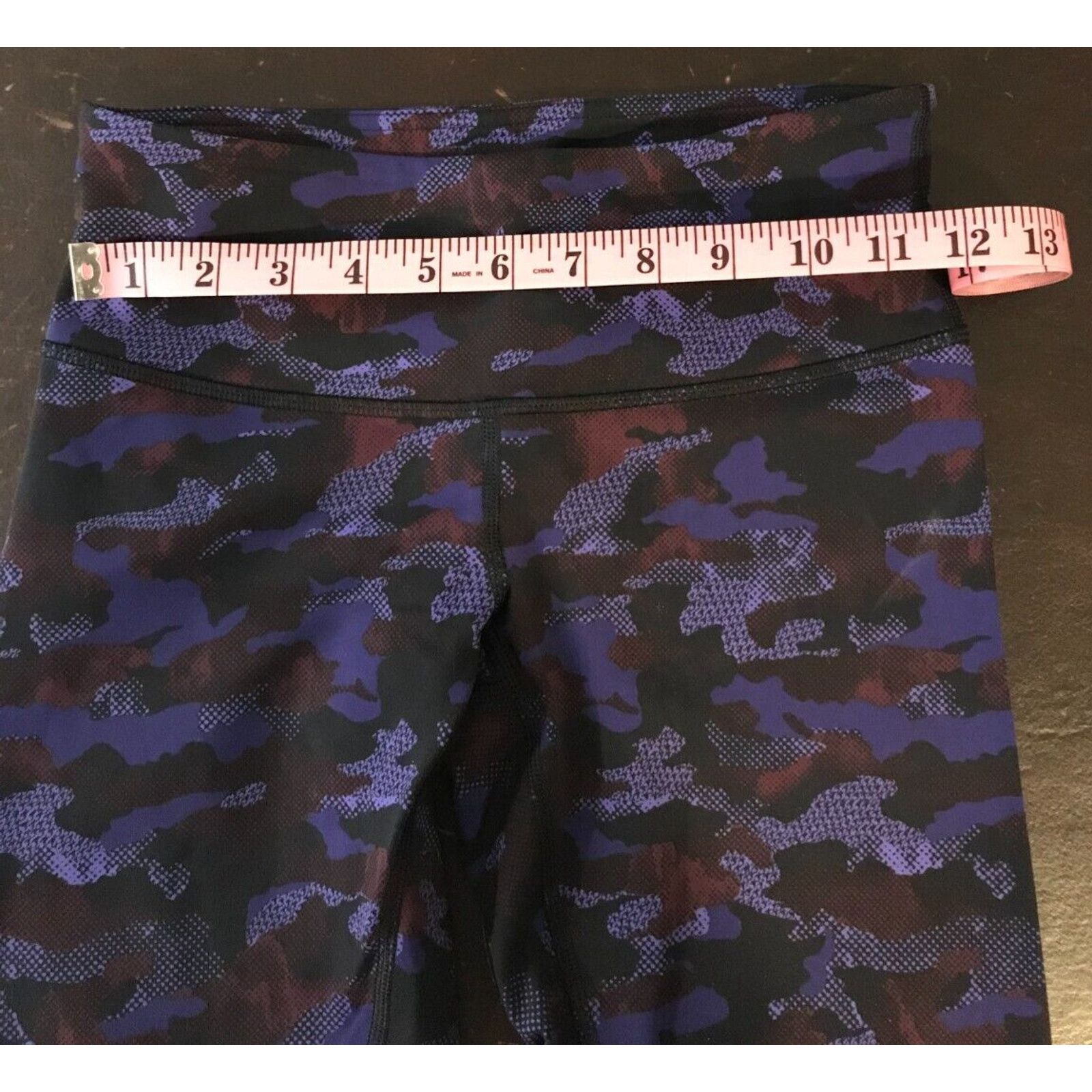 Lululemon Lululemon Women's Wunder Under Crop III Hounds Camo Size 27" / US 4 / IT 40 - 3 Thumbnail