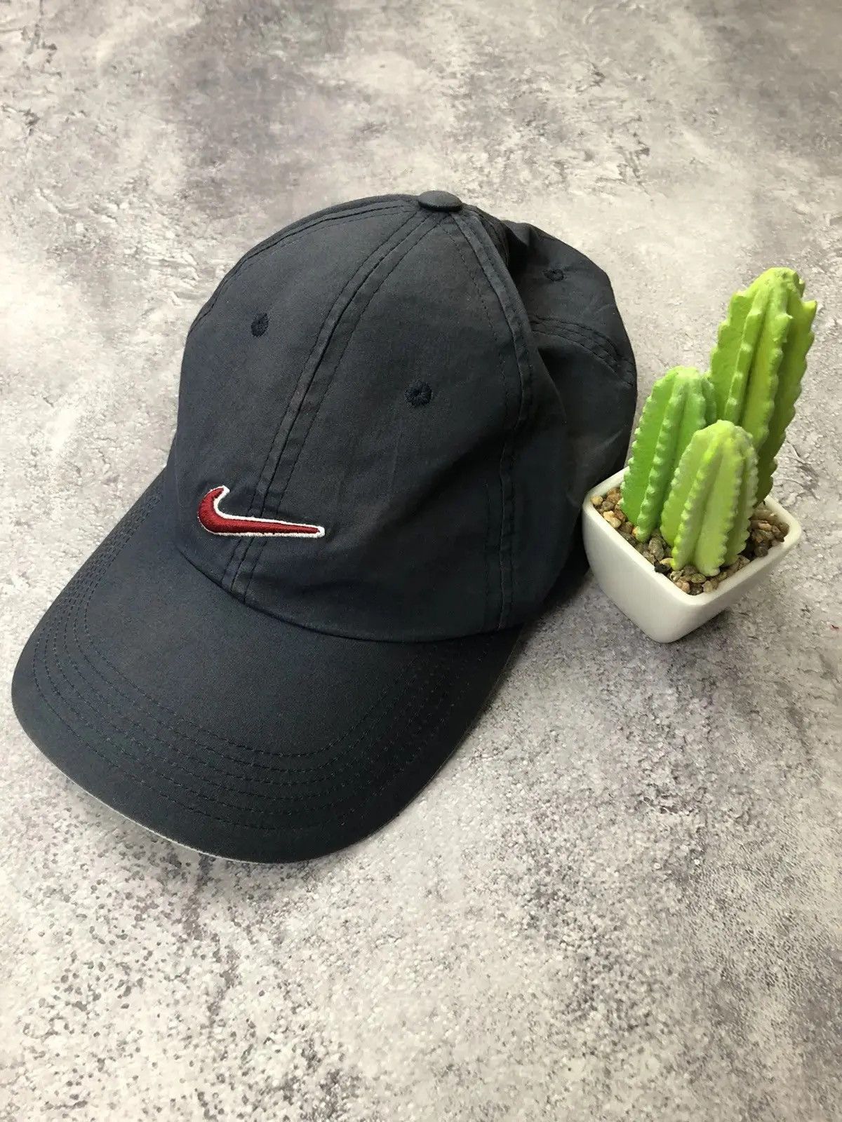 Nike NIKE Vintage 2000s Streetwear Big Swoosh Hat Cap Centre Hype Size ONE SIZE - 1 Thumbnail