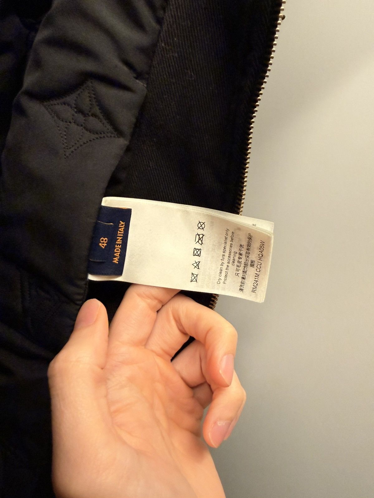 Louis Vuitton Louis Vuitton Denim Blouson With Fur Hood Size US M / EU 48-50 / 2 - 5 Thumbnail