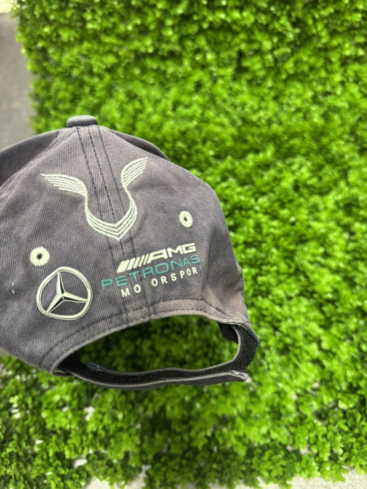 Vintage Vintage Mersedes Petronas AMG Cap Lewis Hamilton Size ONE SIZE - 3 Thumbnail