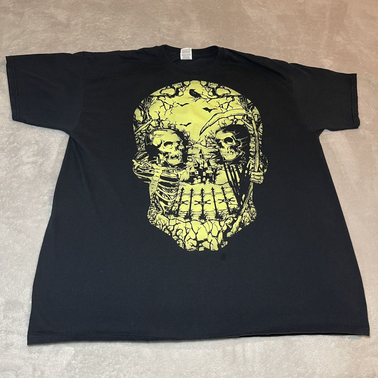 Fruit Of The Loom Vintage Y2K Fruit of the Loom Skull T-Shirt Black Mens 2XL Size US XXL / EU 58 / 5 - 1 Thumbnail