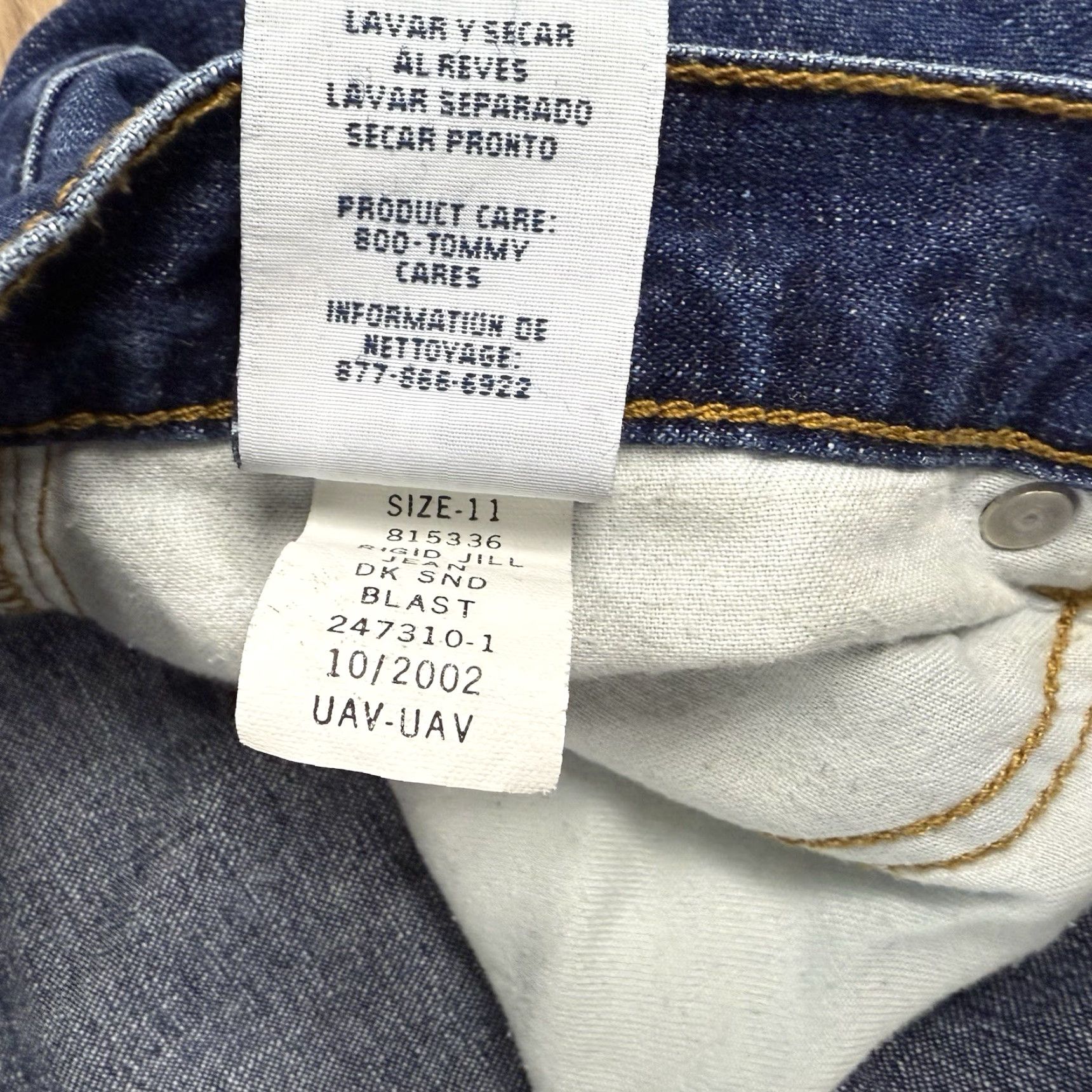 Tommy Hilfiger VTG Tommy Hilfiger Jeans Womens Juniors Size 11 Denim Flare Dark Wash 32.5 Inseam Flared Jeans Womens Size 32" / US 10 / IT 46 - 3 Thumbnail