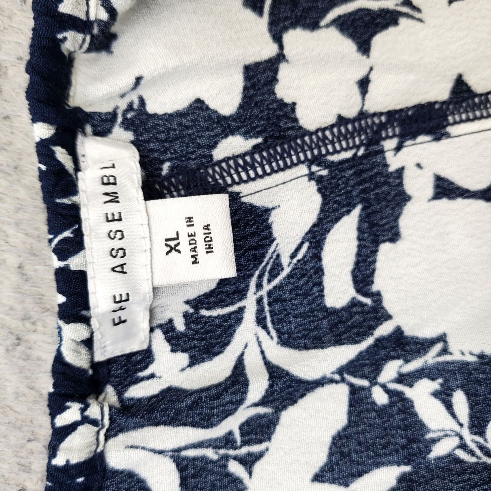 Vintage Free Assembly Maxi Dress Womens Size XL Navy White Floral Tie Straps Backless Sleeveless 50" Length Size XL / US 12-14 / IT 48-50 - 3 Thumbnail