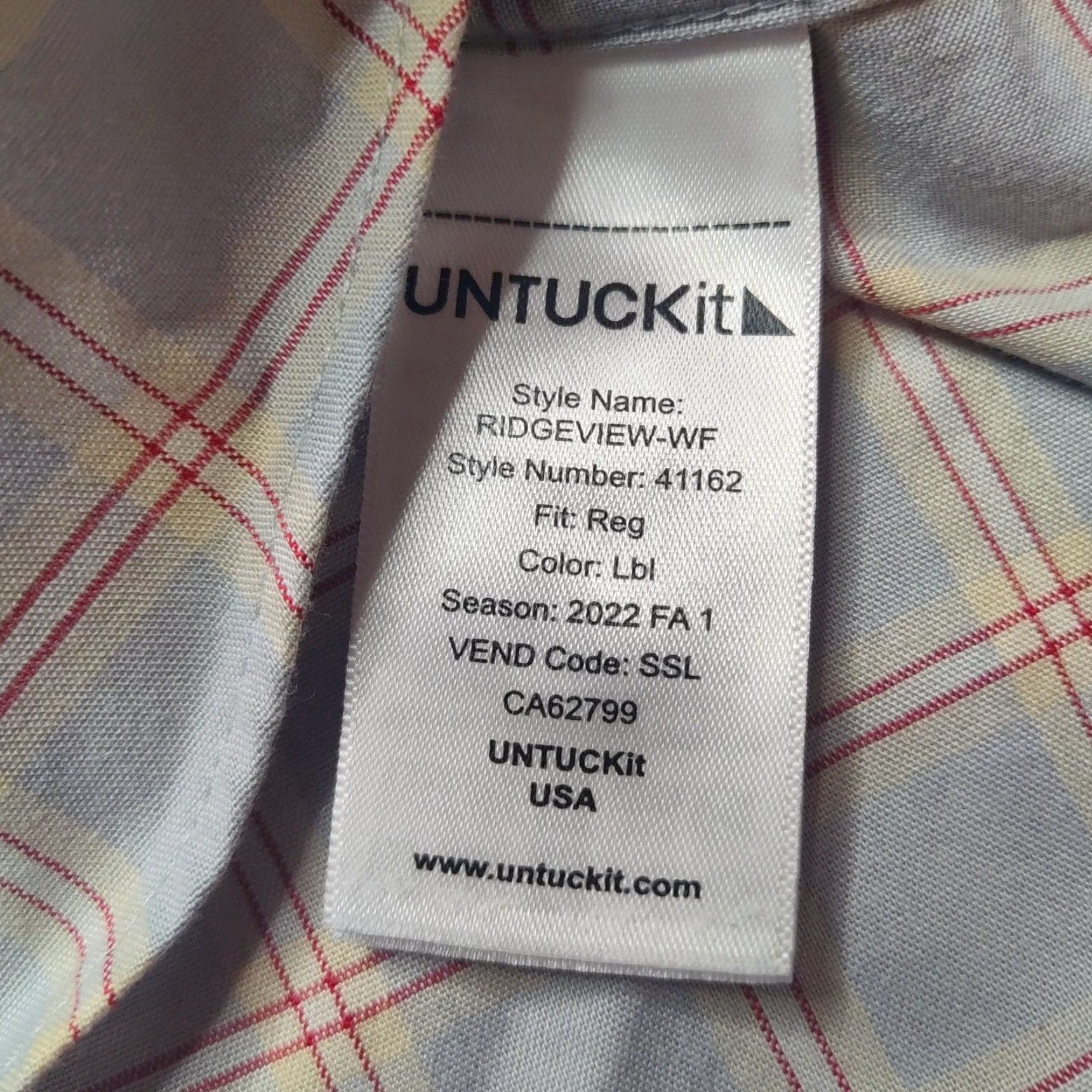 UNTUCKit UNTUCKit RIDEGEVIEW-WF REGULAR FIT Men XL Gray Red windowpane Plaid Button-Up Shirt Size US XL / EU 56 / 4 - 5 Thumbnail