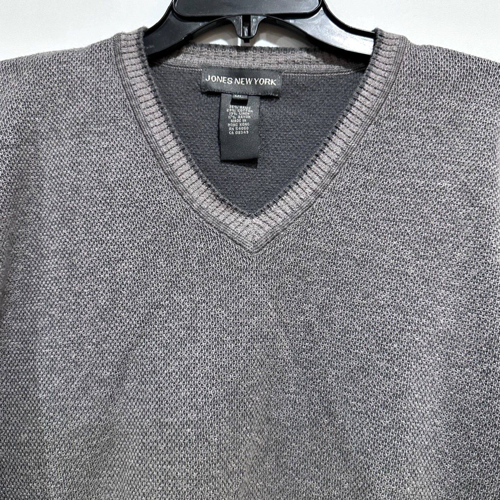 Jones New York Jones New York Sweater Men XL Gray V-Neck Knit Linen Blend Pullover Knit Solid Long Sleeve Size US XL / EU 56 / 4 - 2 Thumbnail