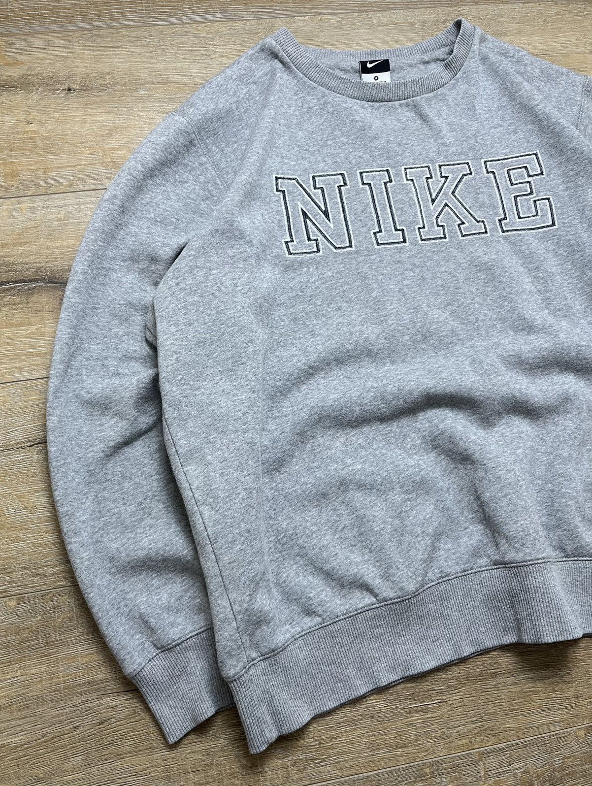 Nike VTG NIKE BIG LOGO SWEATSHIRT 90S Size US XL / EU 56 / 4 - 4 Thumbnail