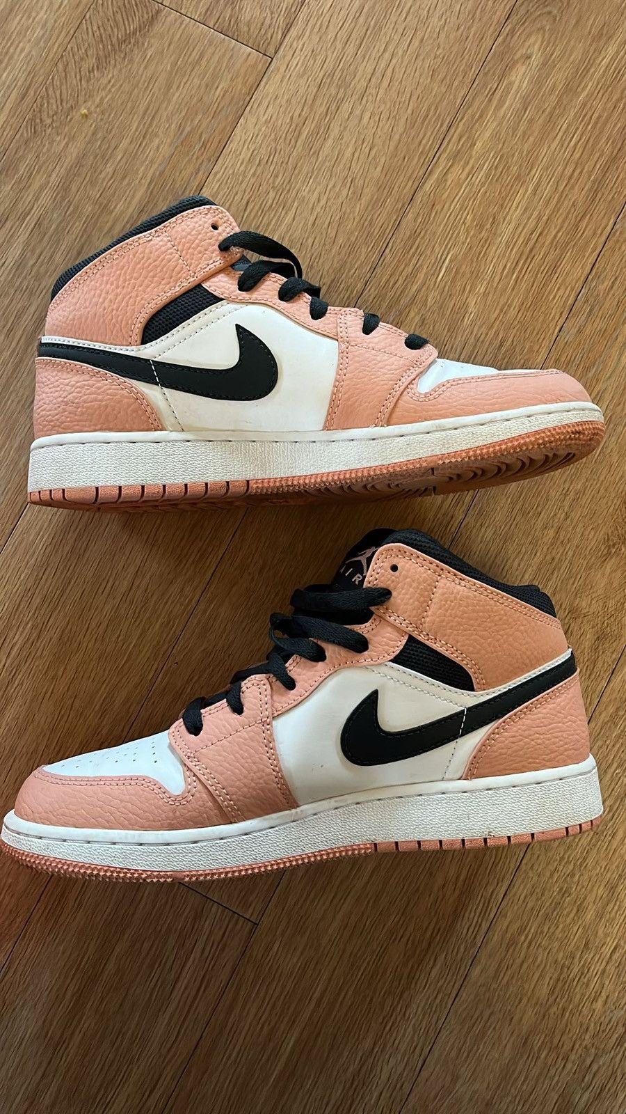 Jordan Brand × Nike Jordan 1 Mid Pink Size US 6 / IT 36 - 1 Thumbnail