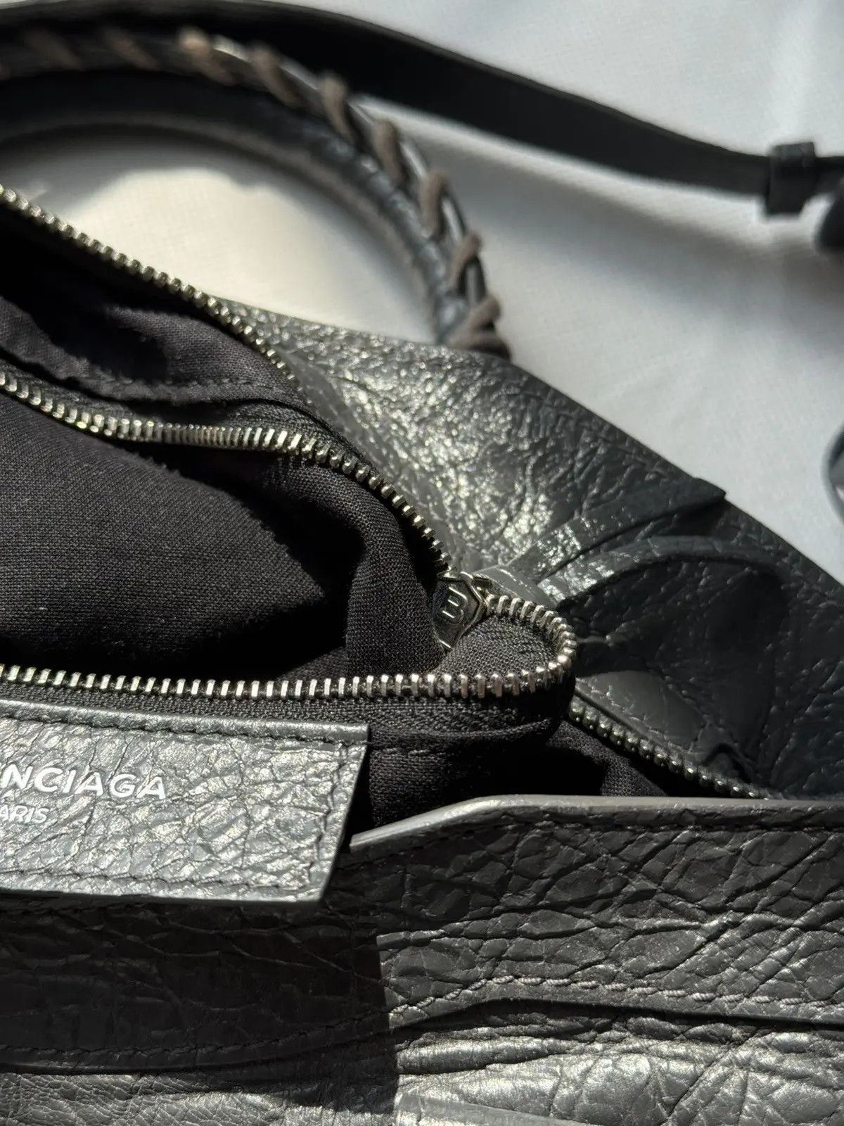 Balenciaga Vintage Balenciaga 00s City Bag Distressed Leather Handbag Size ONE SIZE - 9 Thumbnail