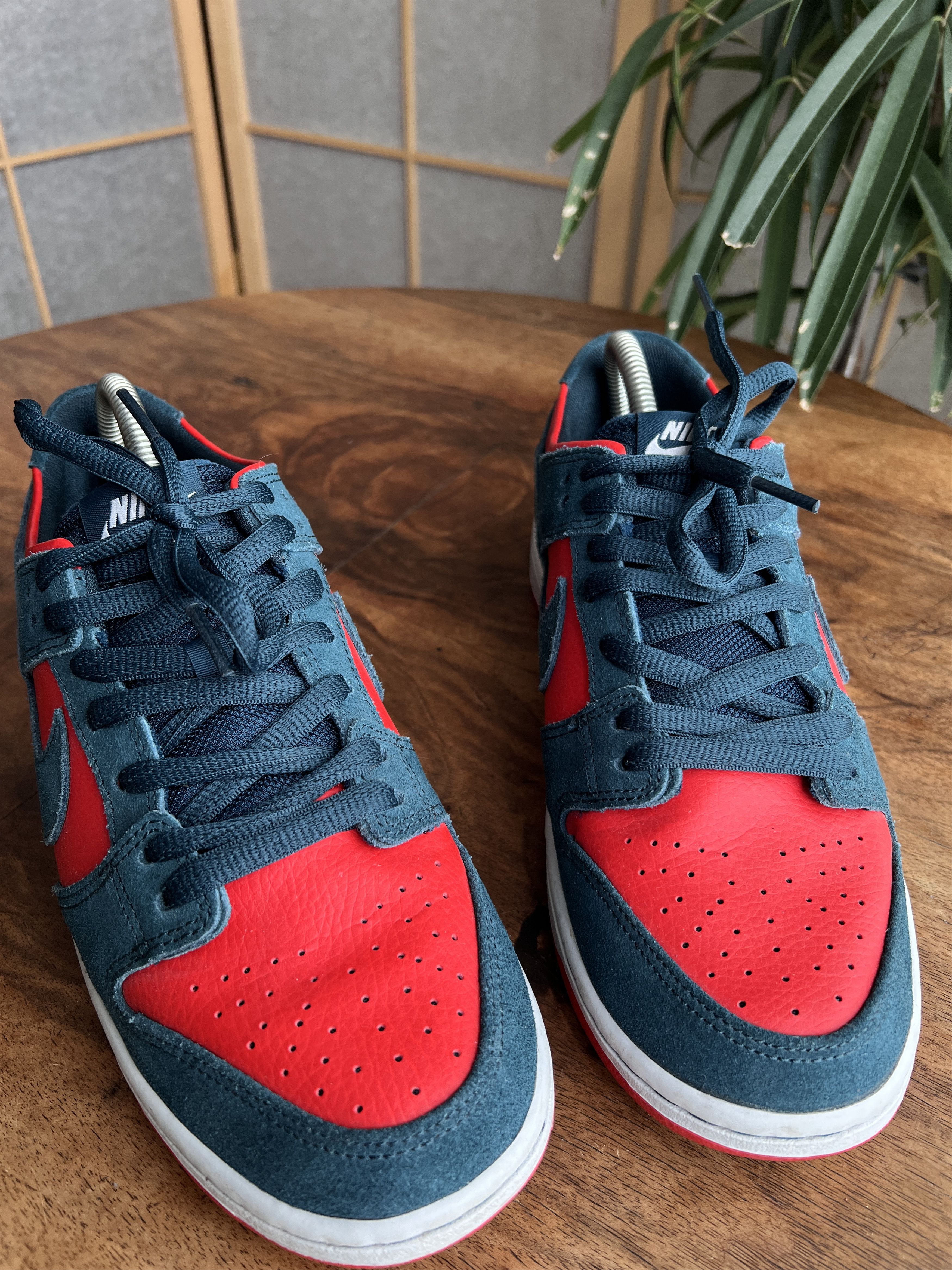 Nike SB Rare! Nike SB Zoom Dunk Low Reverse Shark sneakers shoes Size US 9 / EU 42 - 16 Thumbnail