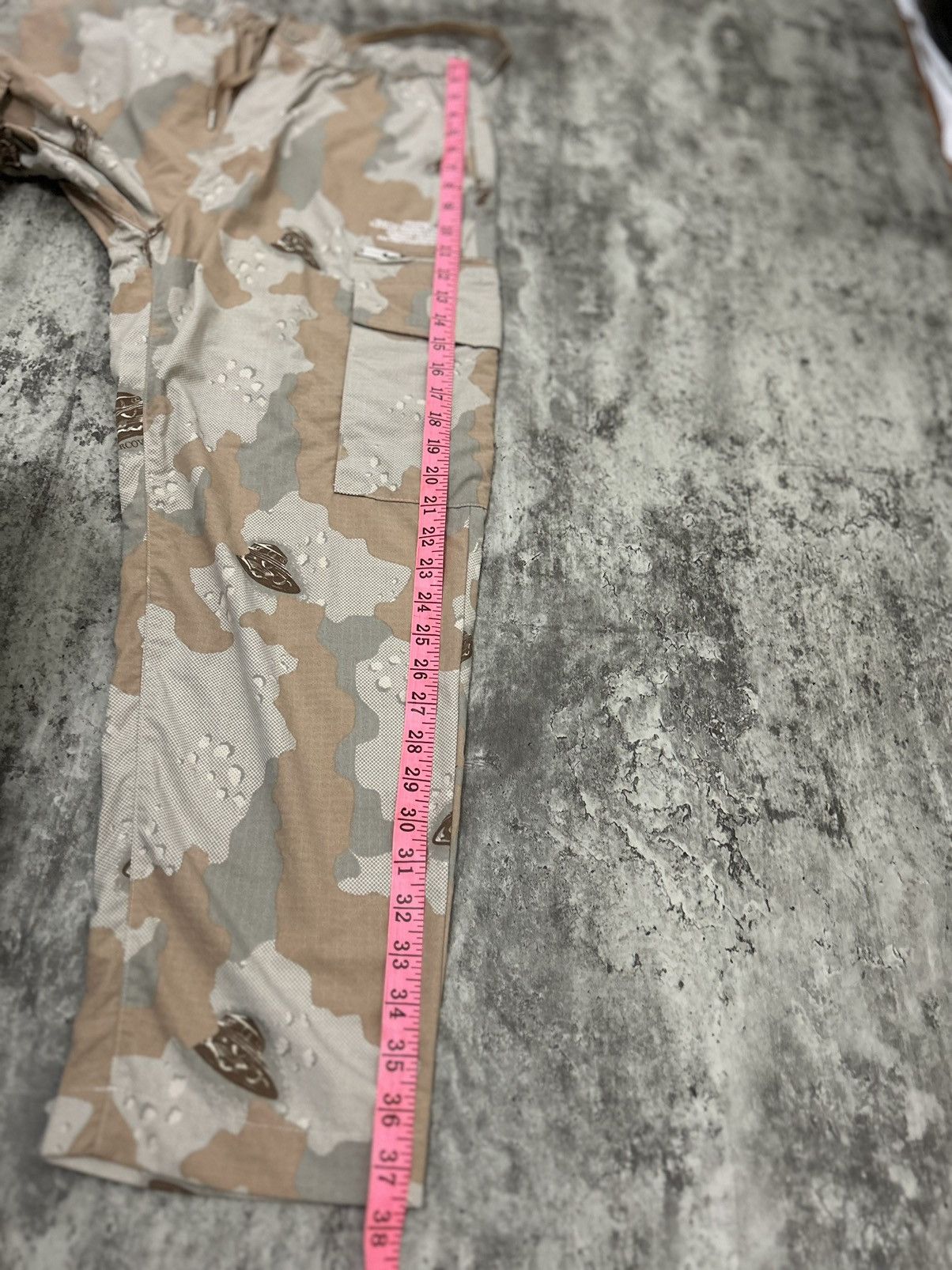 GU × Undercover Undercover x GU Military Camouflage Cargo Pans Size US 30 / EU 46 - 18 Thumbnail