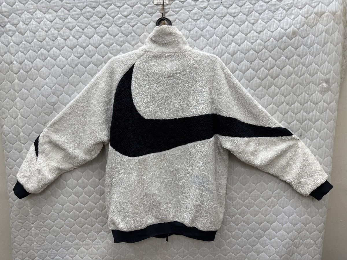 Nike 🔥🔥🔥ARCHIVE NIKE SWOOSH REVERSIBLE JACKET Size US L / EU 52-54 / 3 - 2 Thumbnail