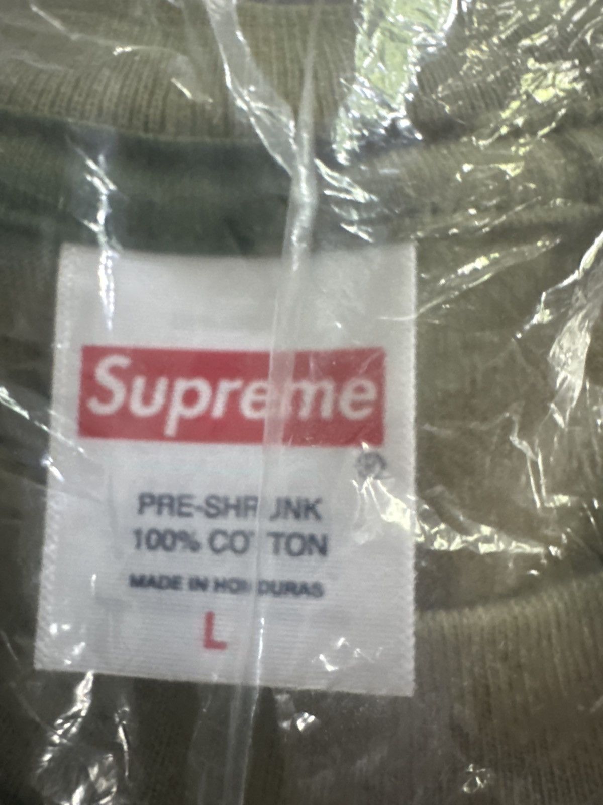 Supreme Camo Playboi Carti size large Size US L / EU 52-54 / 3 - 5 Thumbnail