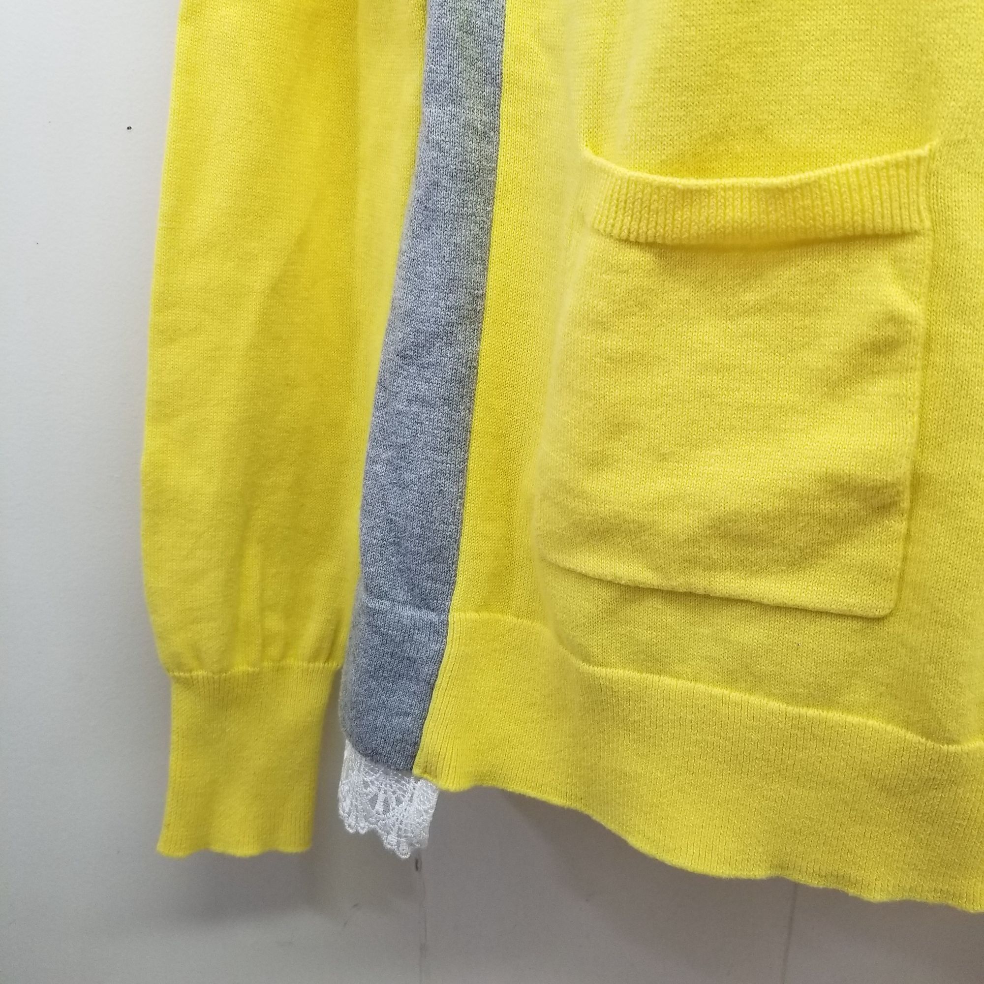 Other Cabi S BELLE Cardigan Yellow Cream Lace Gray Mixed Knit Swea Size S / US 4 / IT 40 - 7 Thumbnail