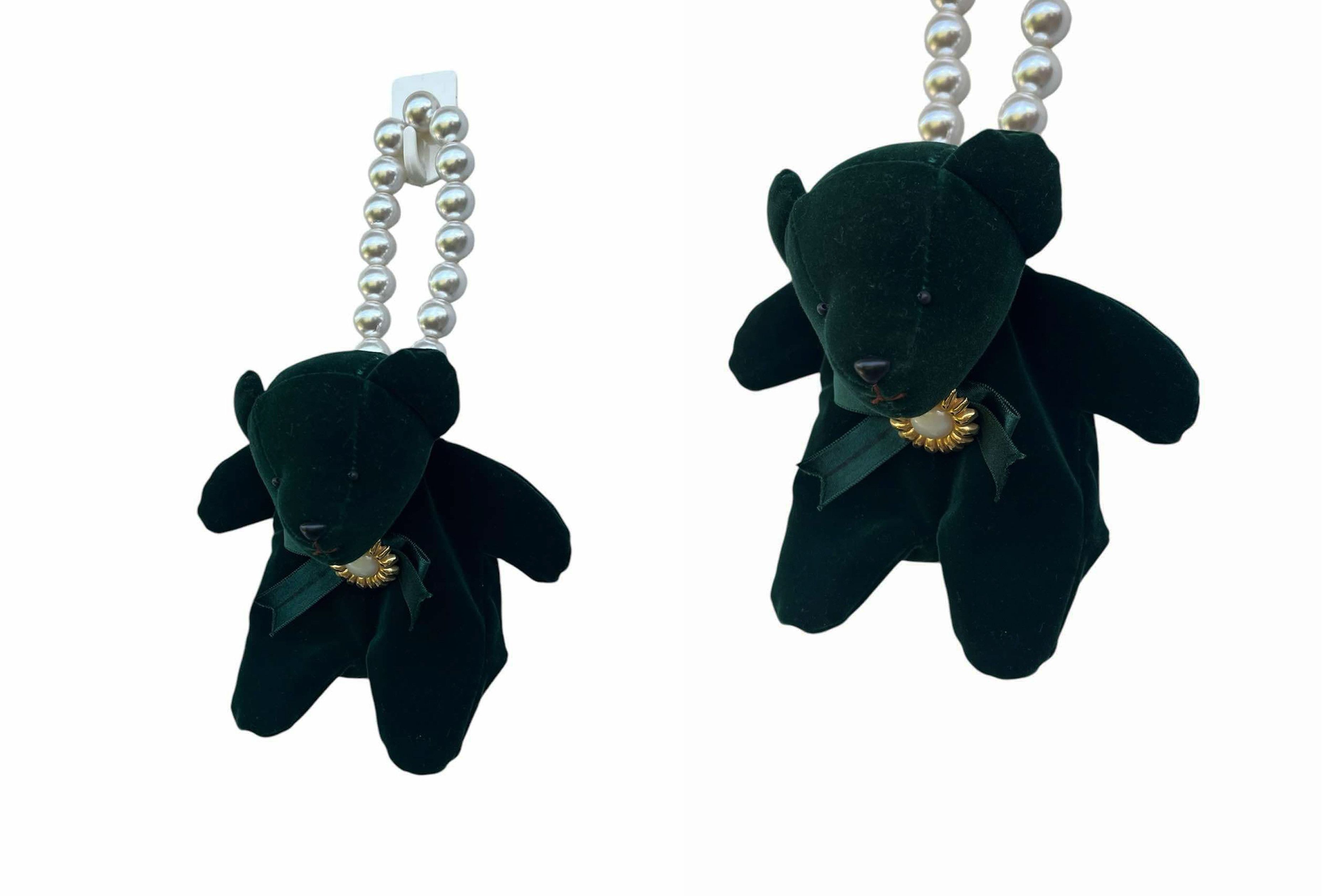 Vintage 3 Dimension Green Bear Wristlet coin purse with pearl strap Size ONE SIZE - 6 Thumbnail