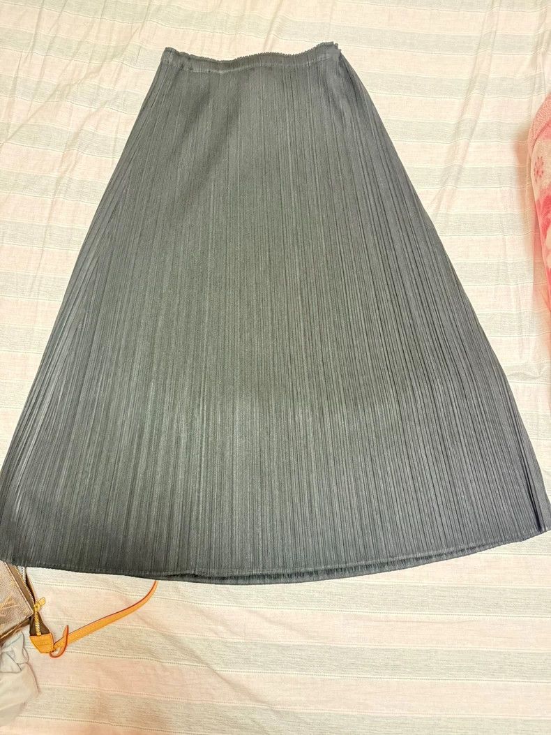 Issey Miyake issey miyake size:2 black skirt Size 42" / US 20 - 1 Thumbnail