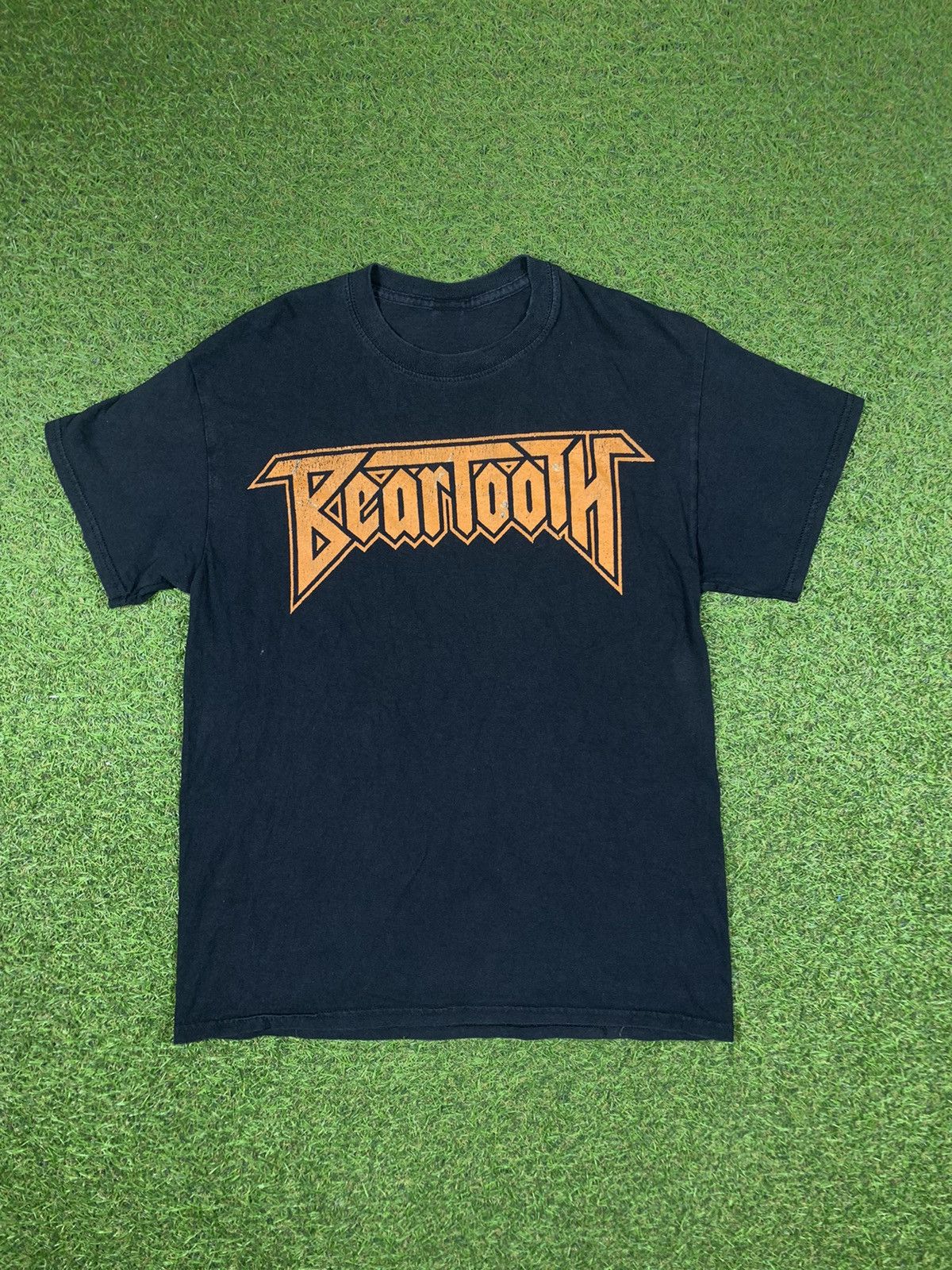 Band Tees Vintages Beartooth tee big logo streetwear style size M Size US M / EU 48-50 / 2 - 1 Thumbnail
